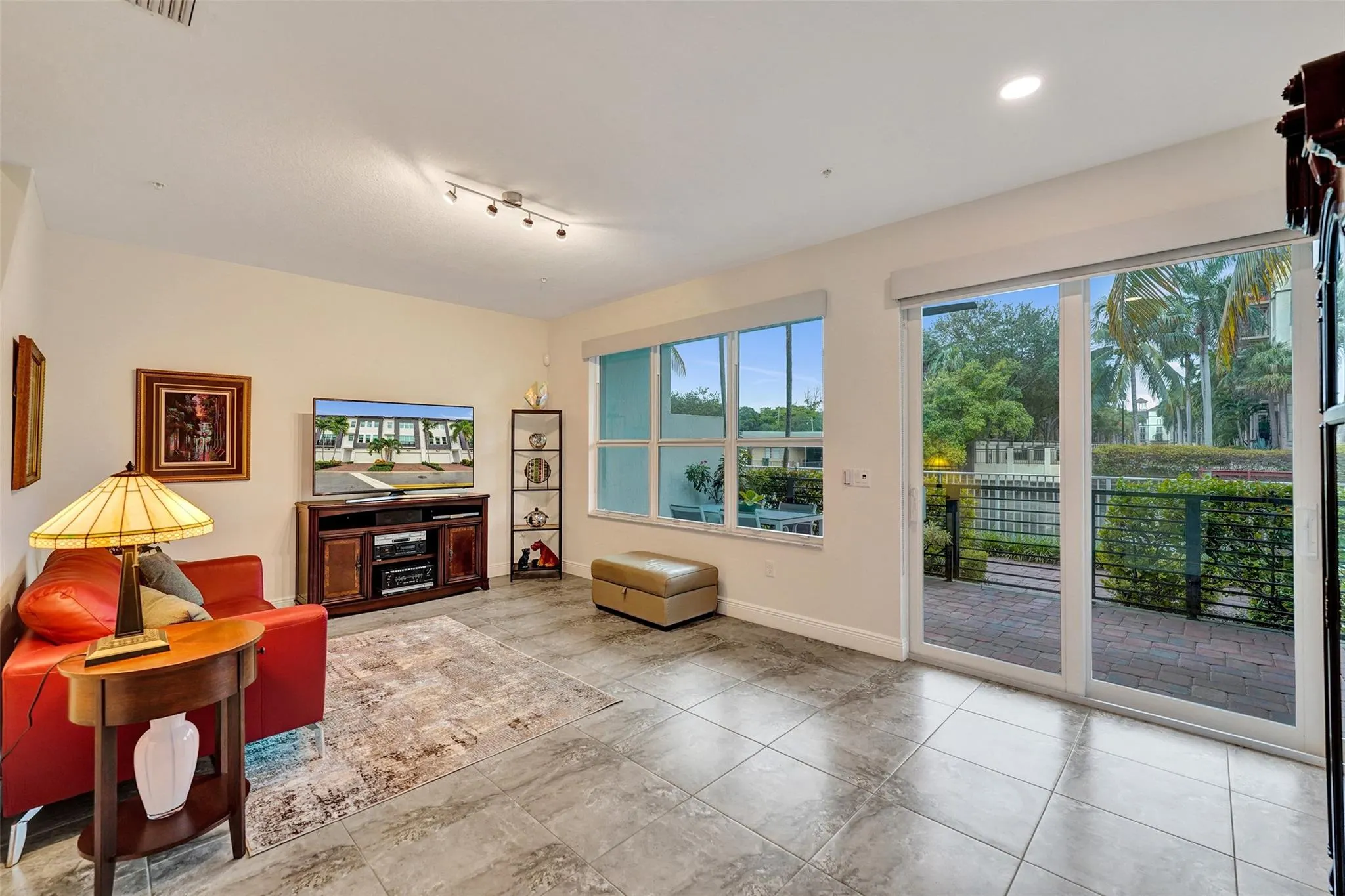 2900 NE 12th Ter, #19