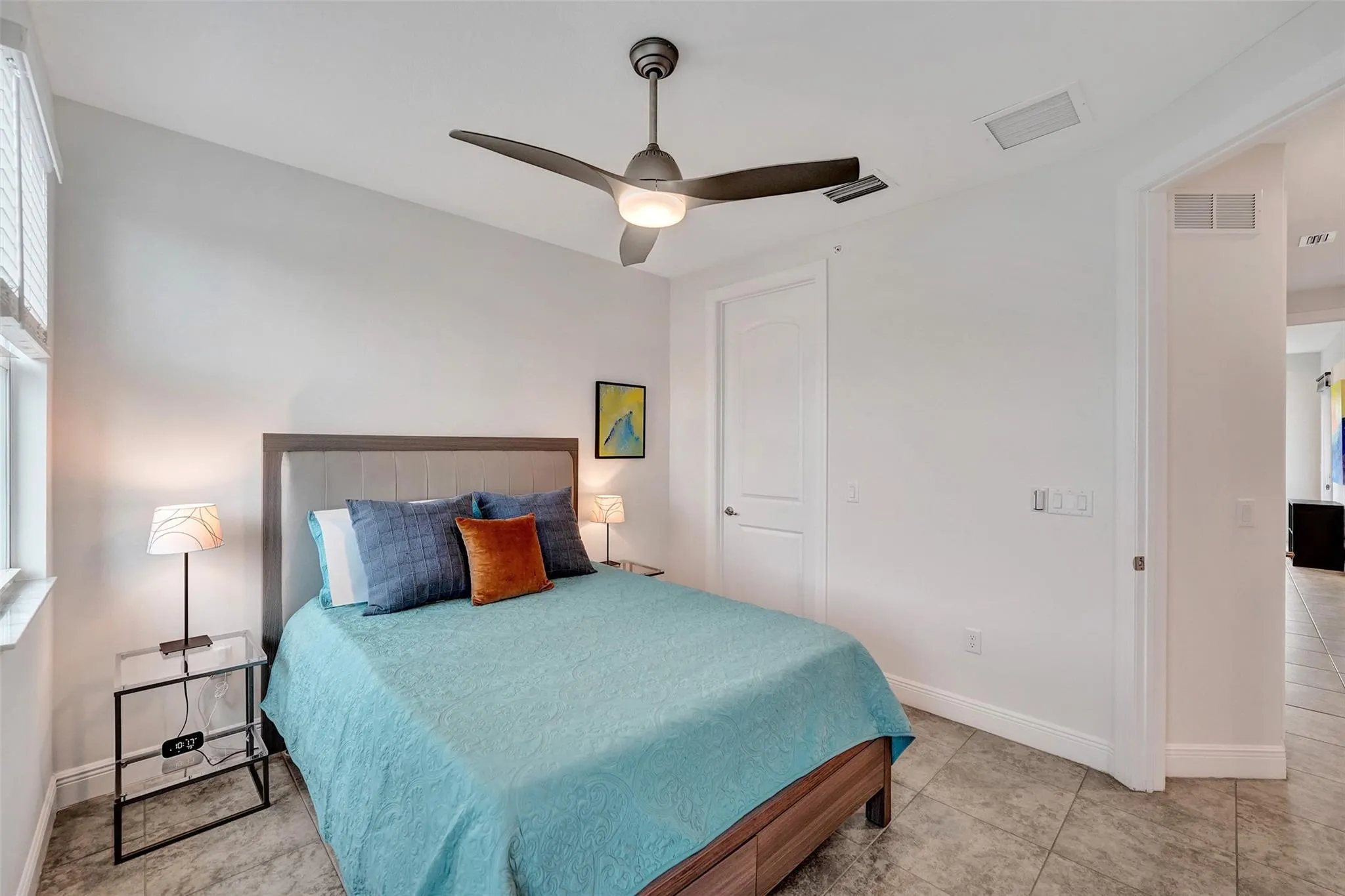 2900 NE 12th Ter, #19