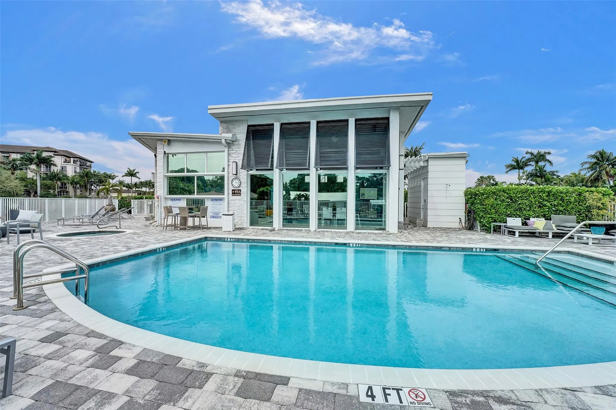 2900 NE 12th Ter, #19