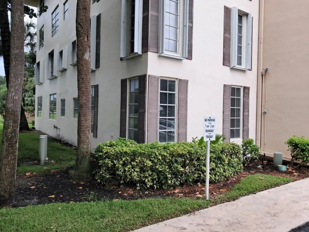 3051 S Palm Aire Dr, #110