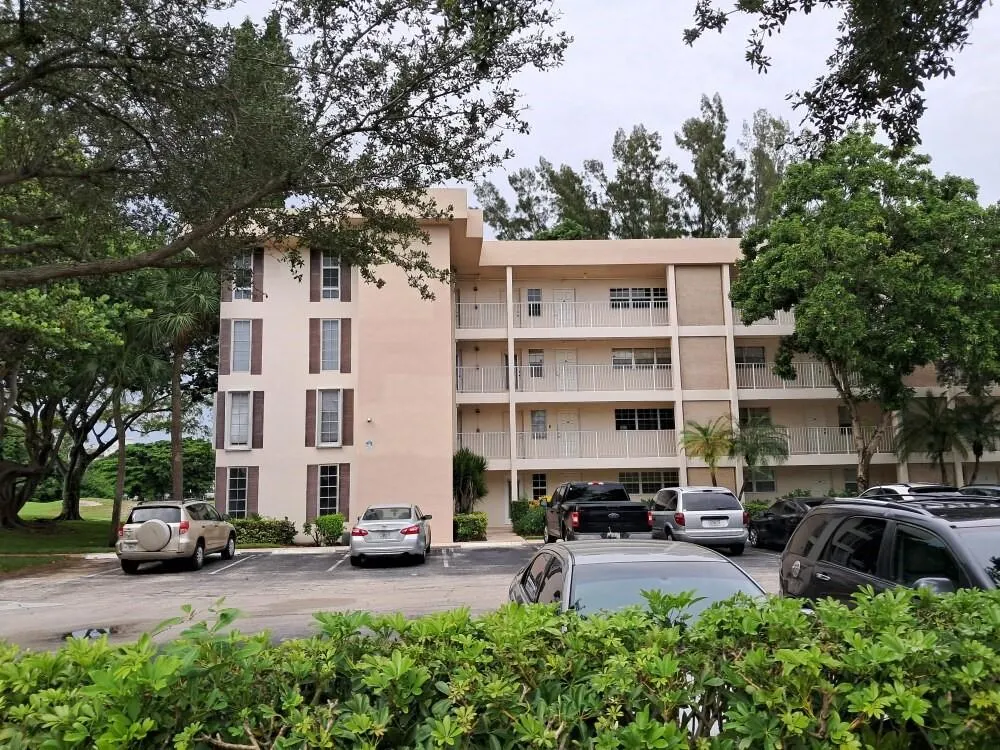 3051 S Palm Aire Dr, #110