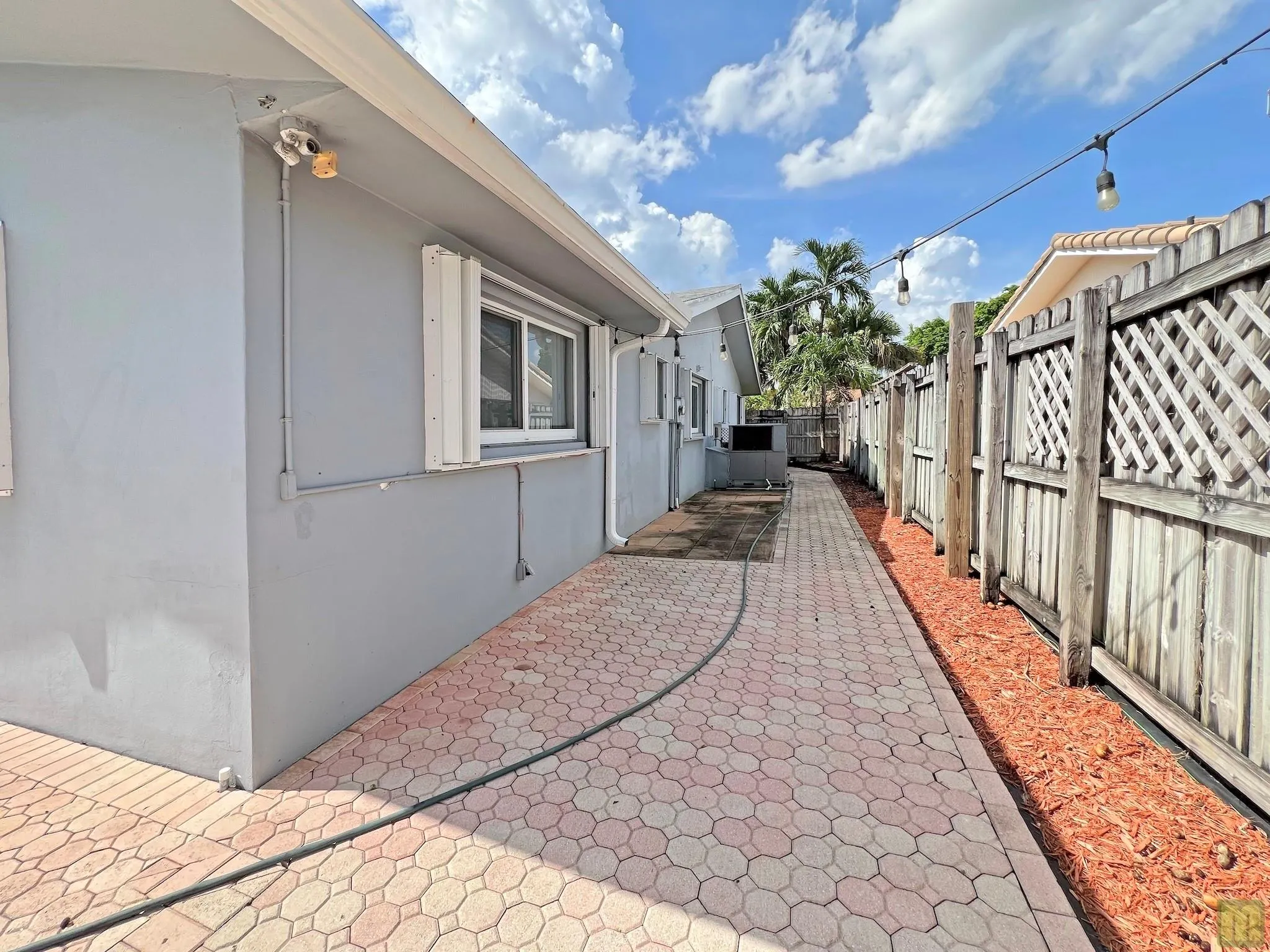 3318 NW 68th Ct