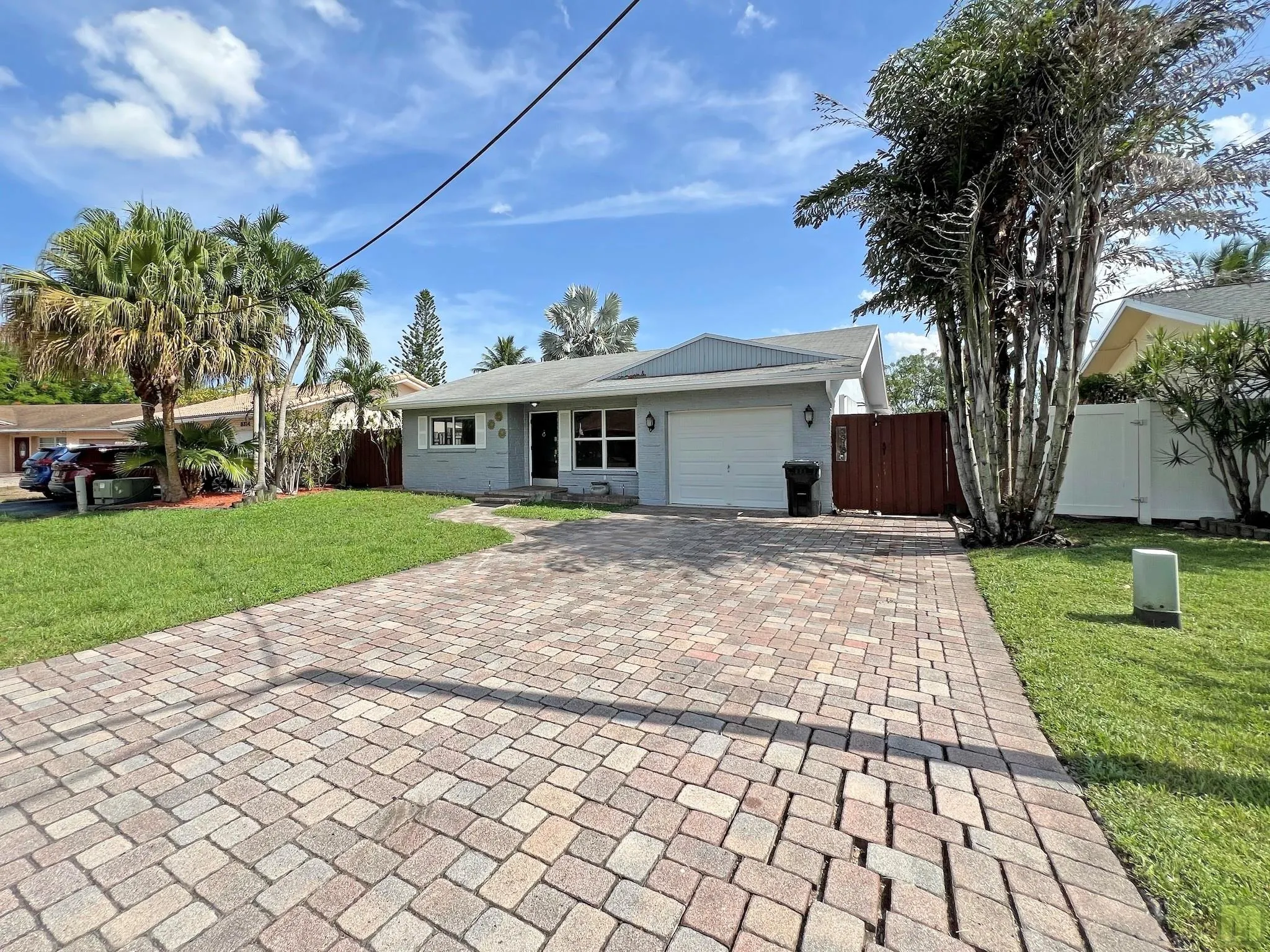 3318 NW 68th Ct