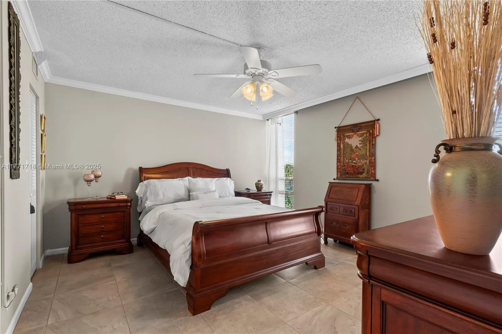 4800 Bayview Dr, #402