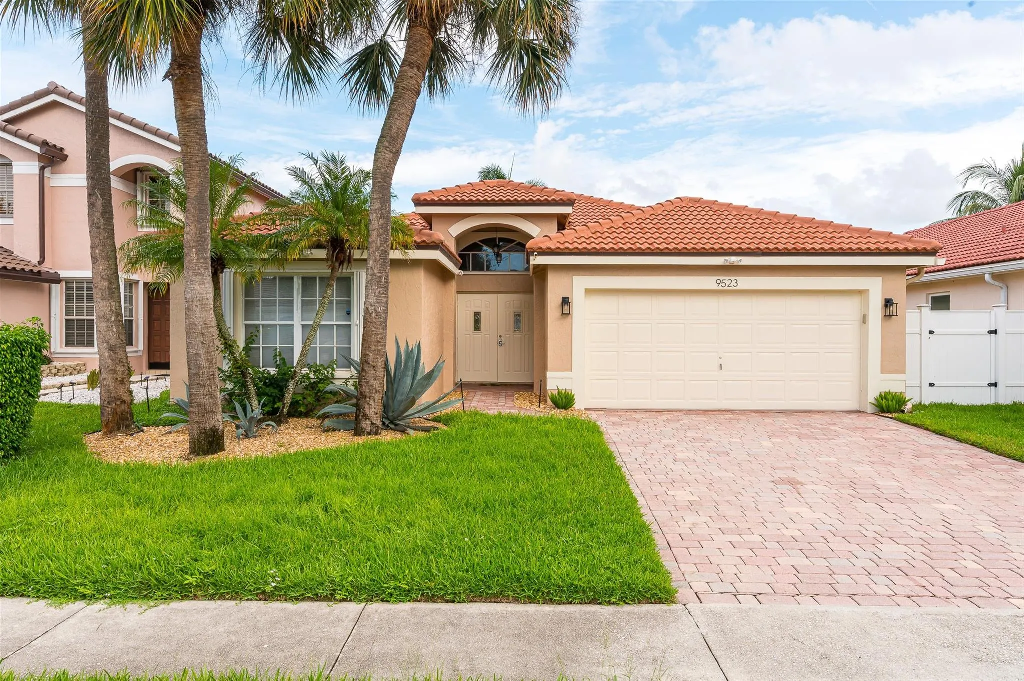 9523 Fox Trot Ln