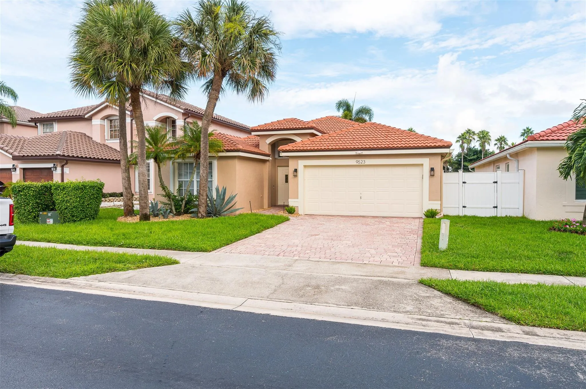 9523 Fox Trot Ln