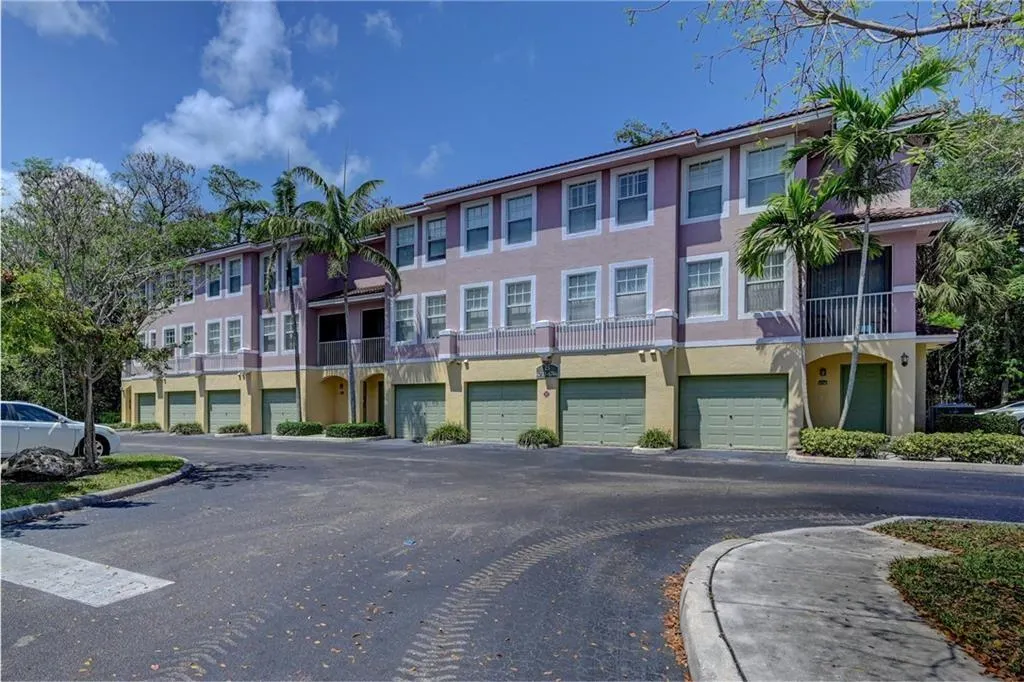 6746 W Sample Rd