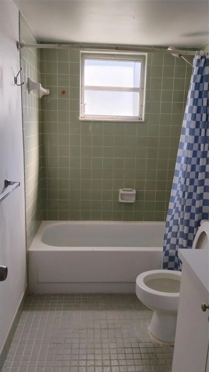 1024 SE 3rd Ave, #301