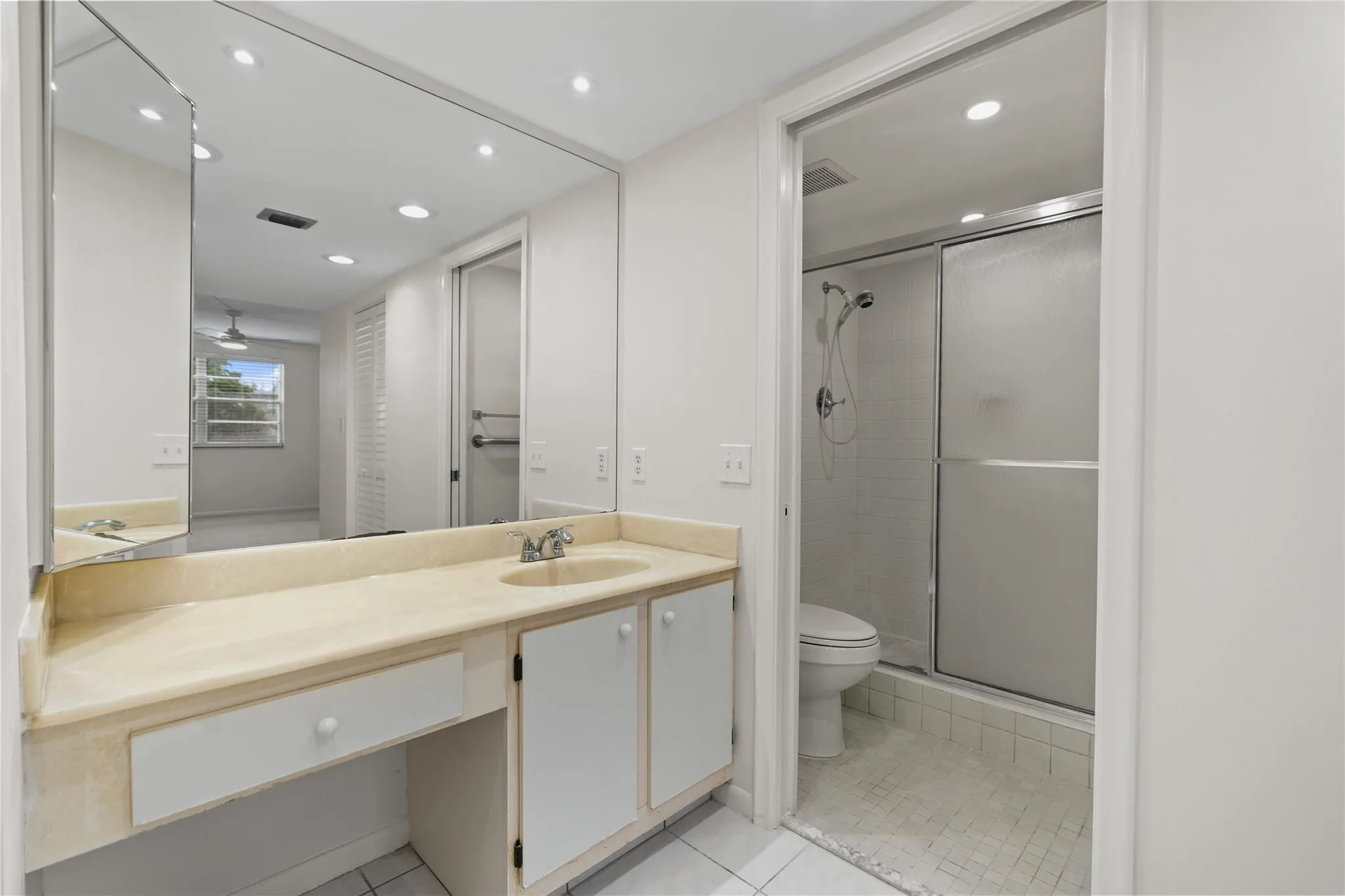 1801 Eleuthera Pt, #J3