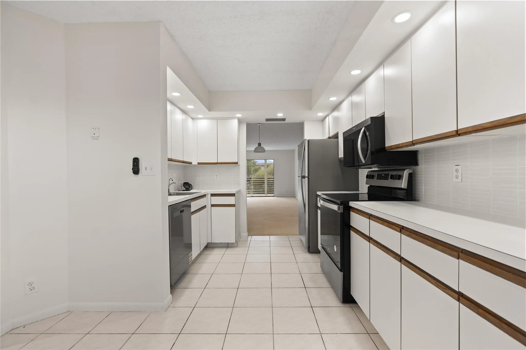 1801 Eleuthera Pt, #J3
