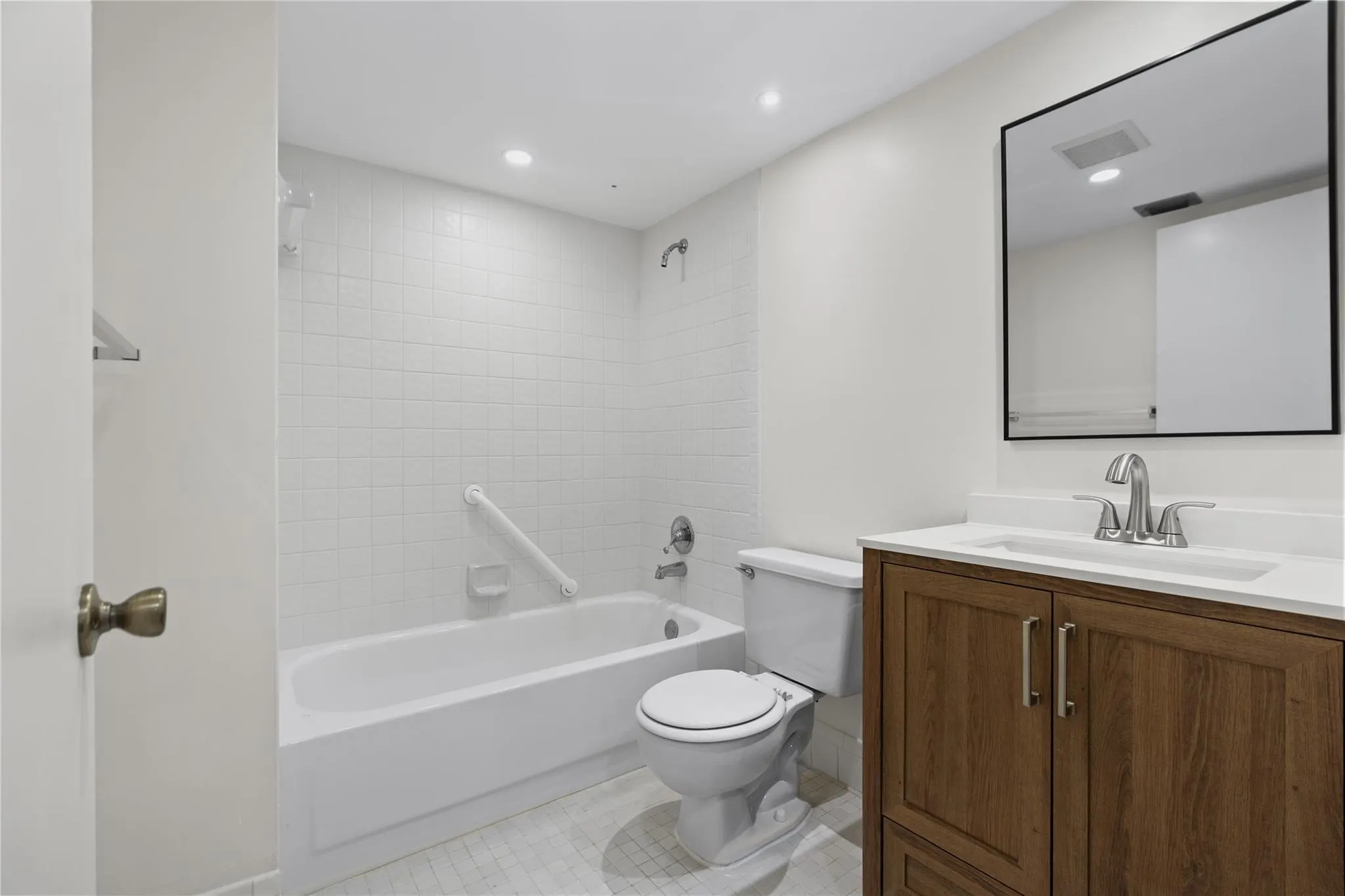 1801 Eleuthera Pt, #J3