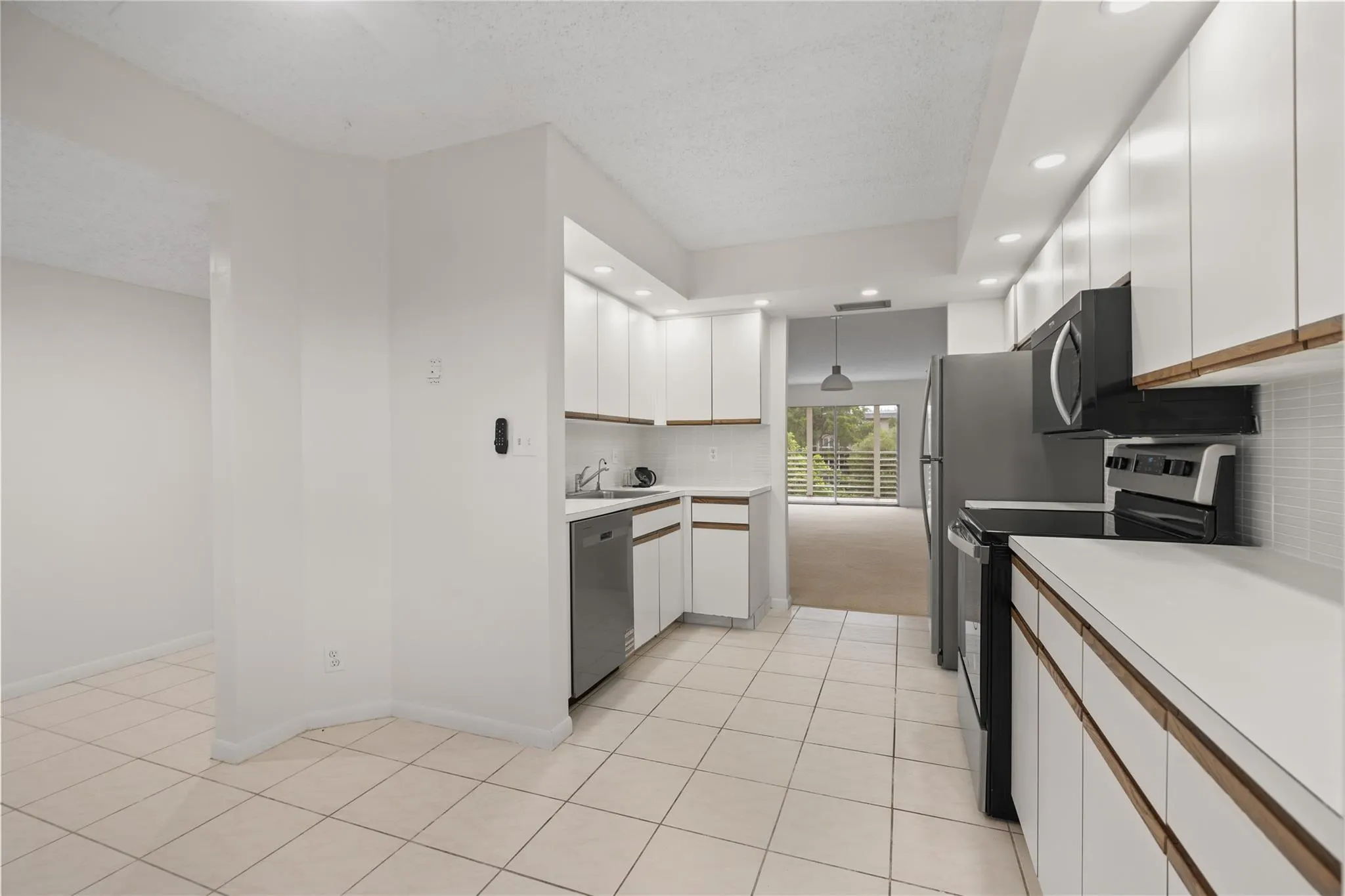 1801 Eleuthera Pt, #J3