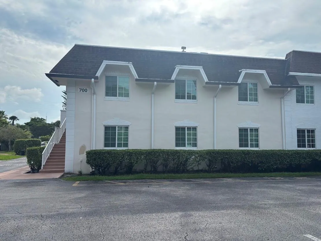 700 SE 2nd Ave, #409