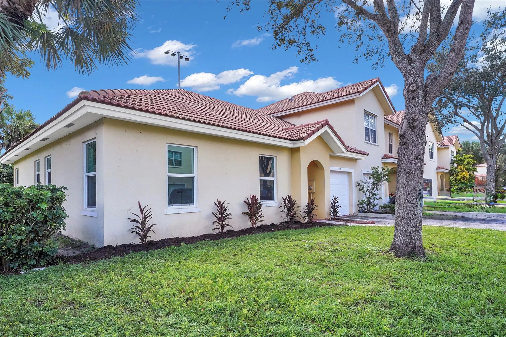 1213 NW 27th Ave
