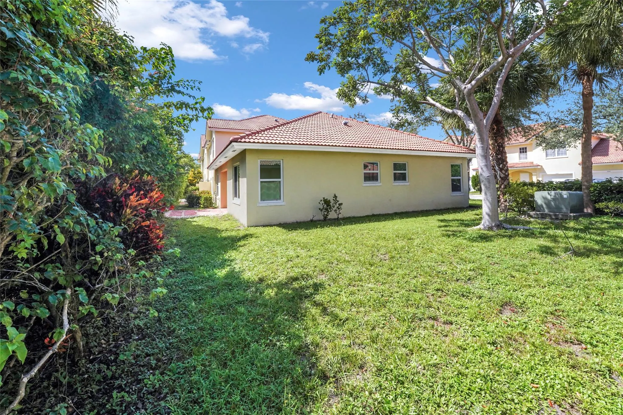 1213 NW 27th Ave