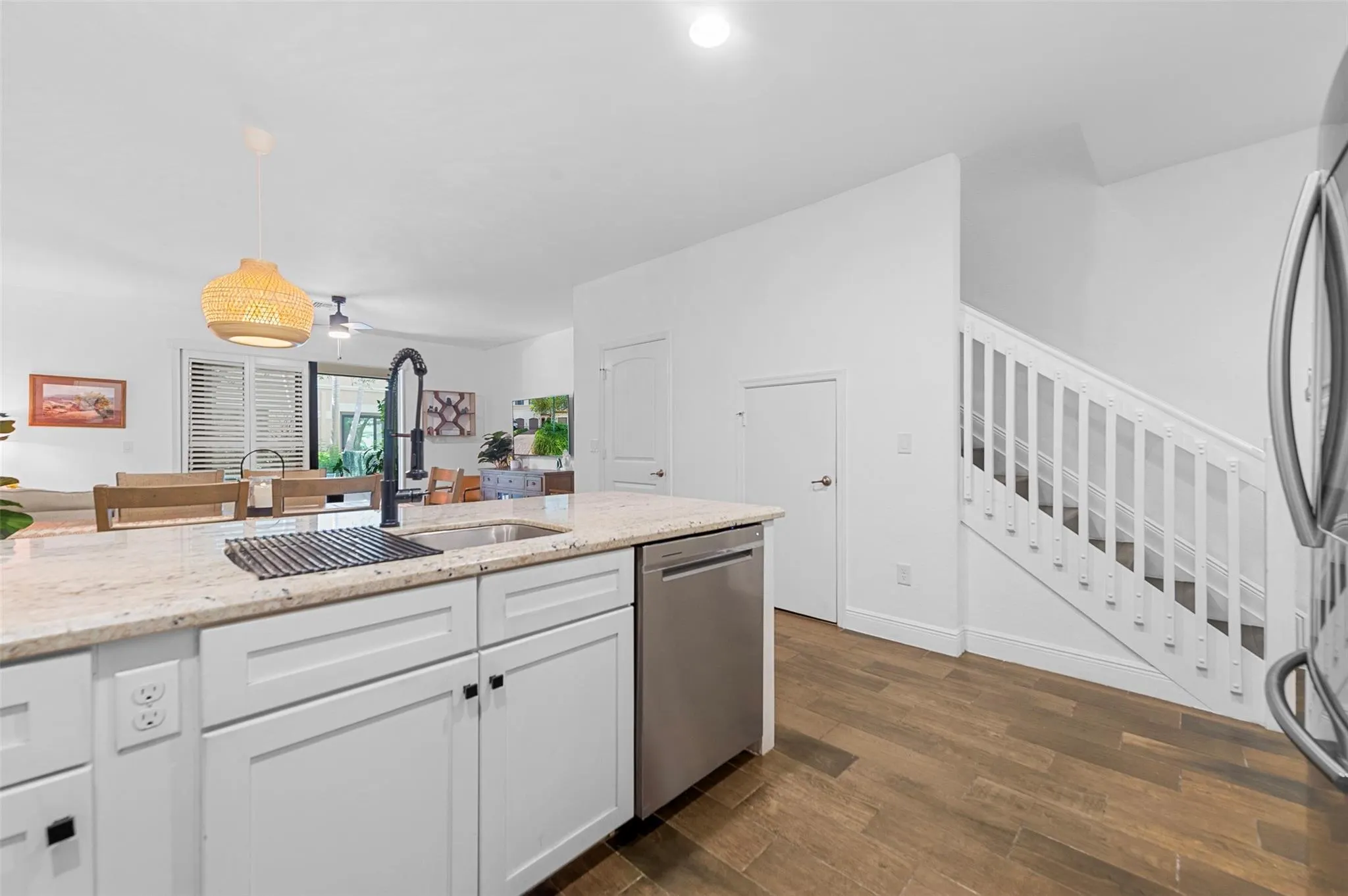 4222 E Dixie Hwy, #82