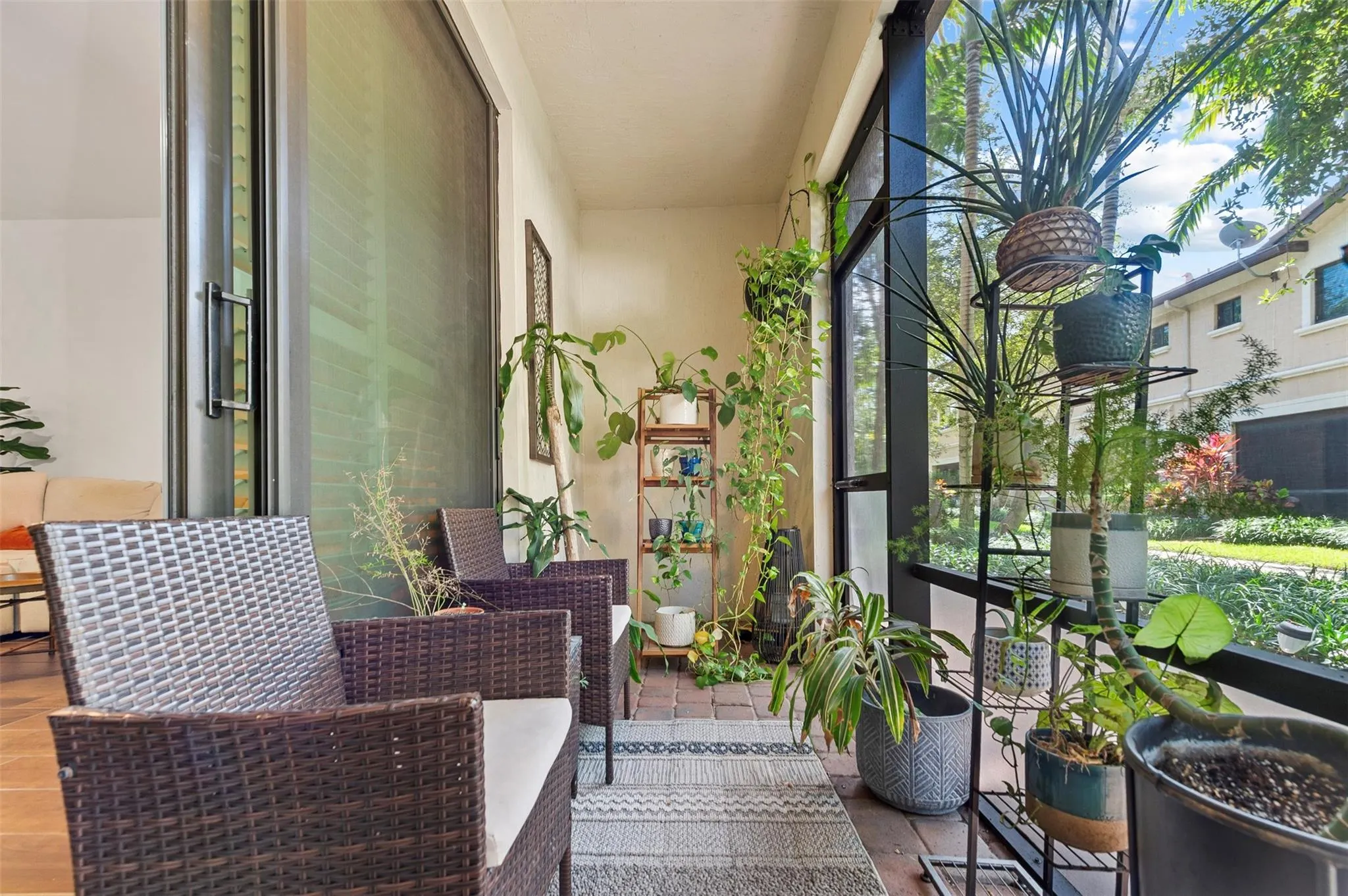 4222 E Dixie Hwy, #82