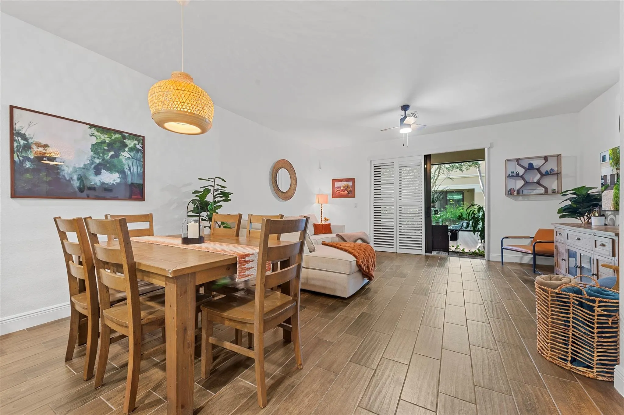 4222 E Dixie Hwy, #82