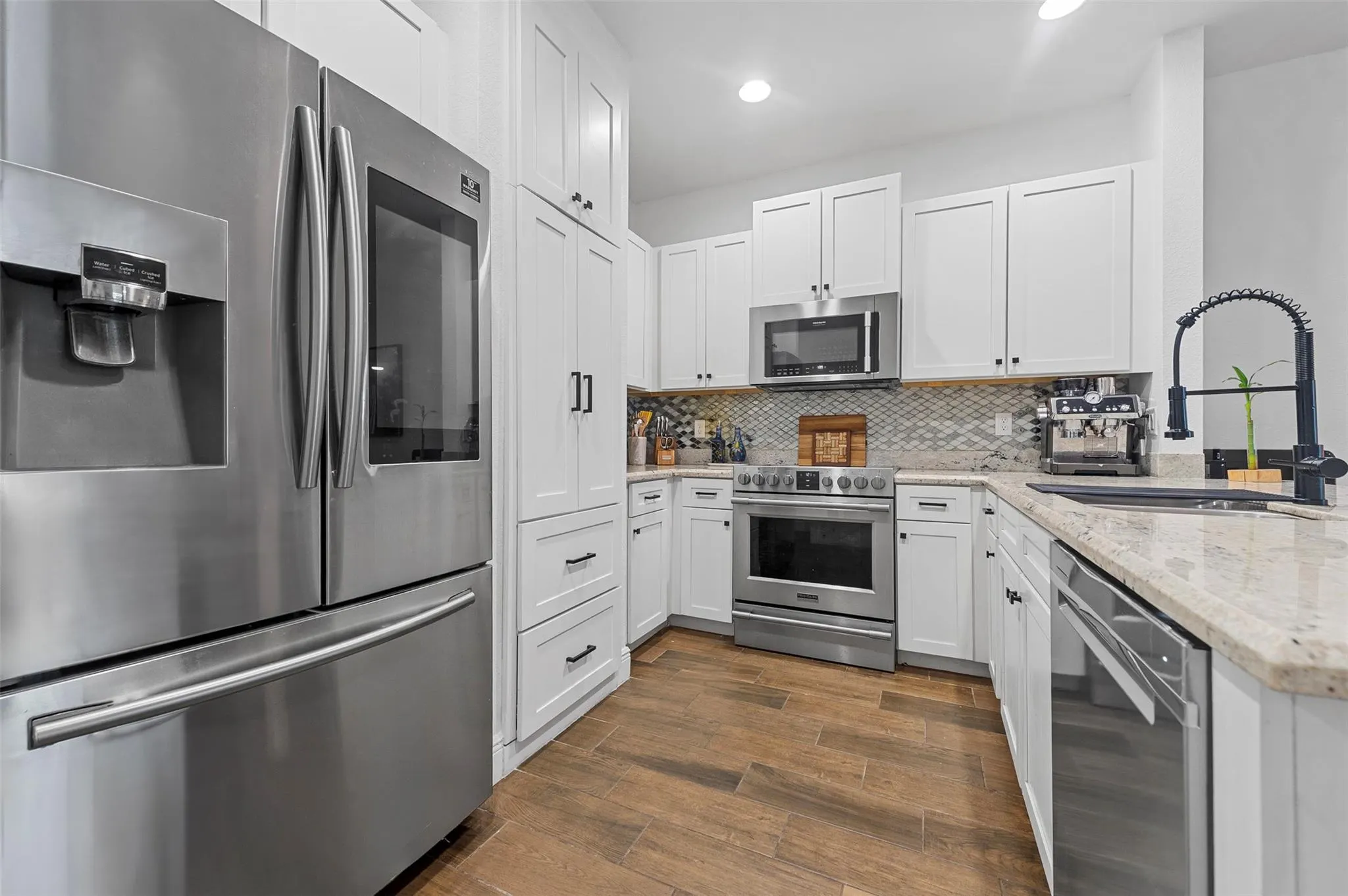4222 E Dixie Hwy, #82
