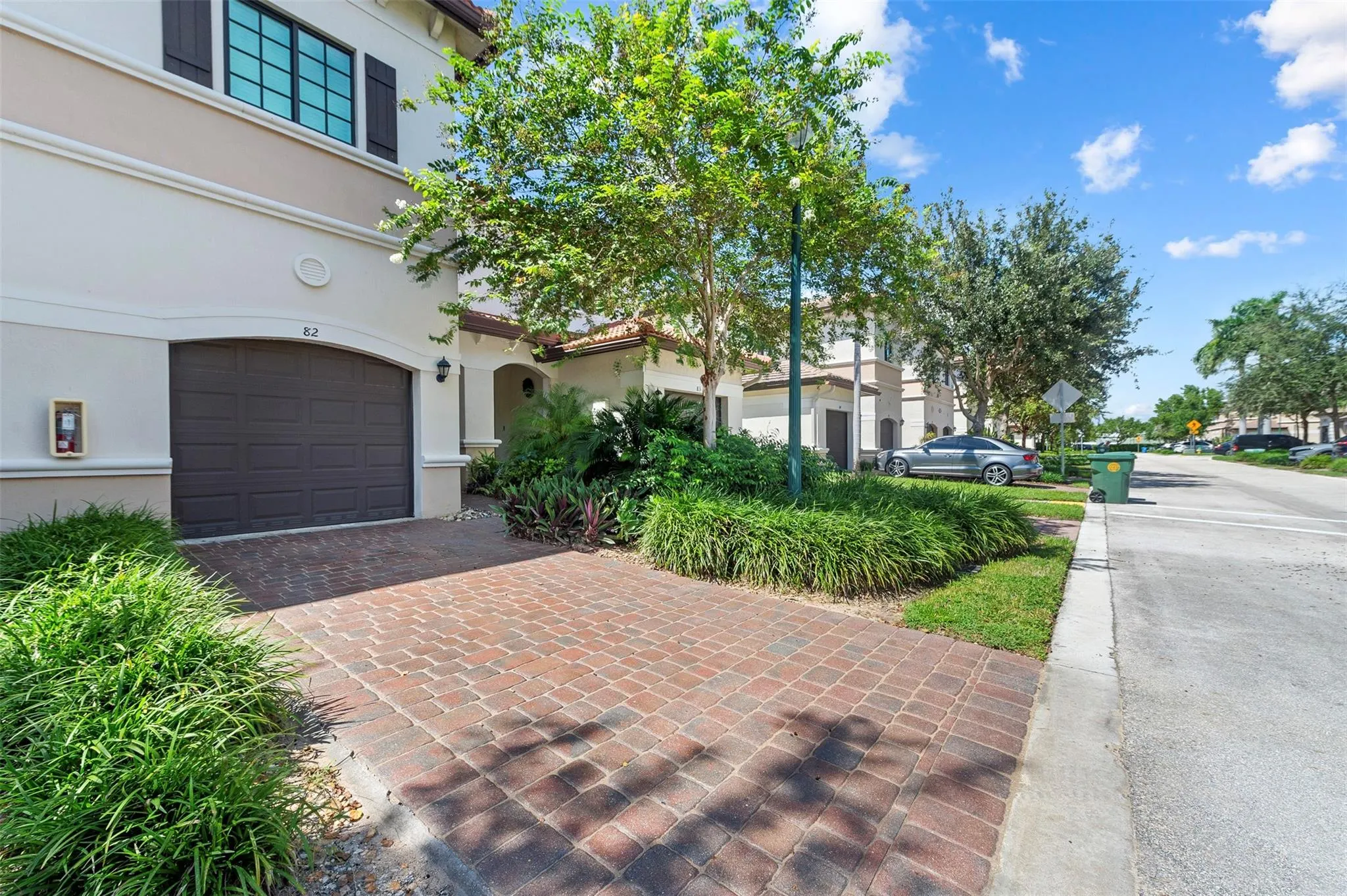 4222 E Dixie Hwy, #82