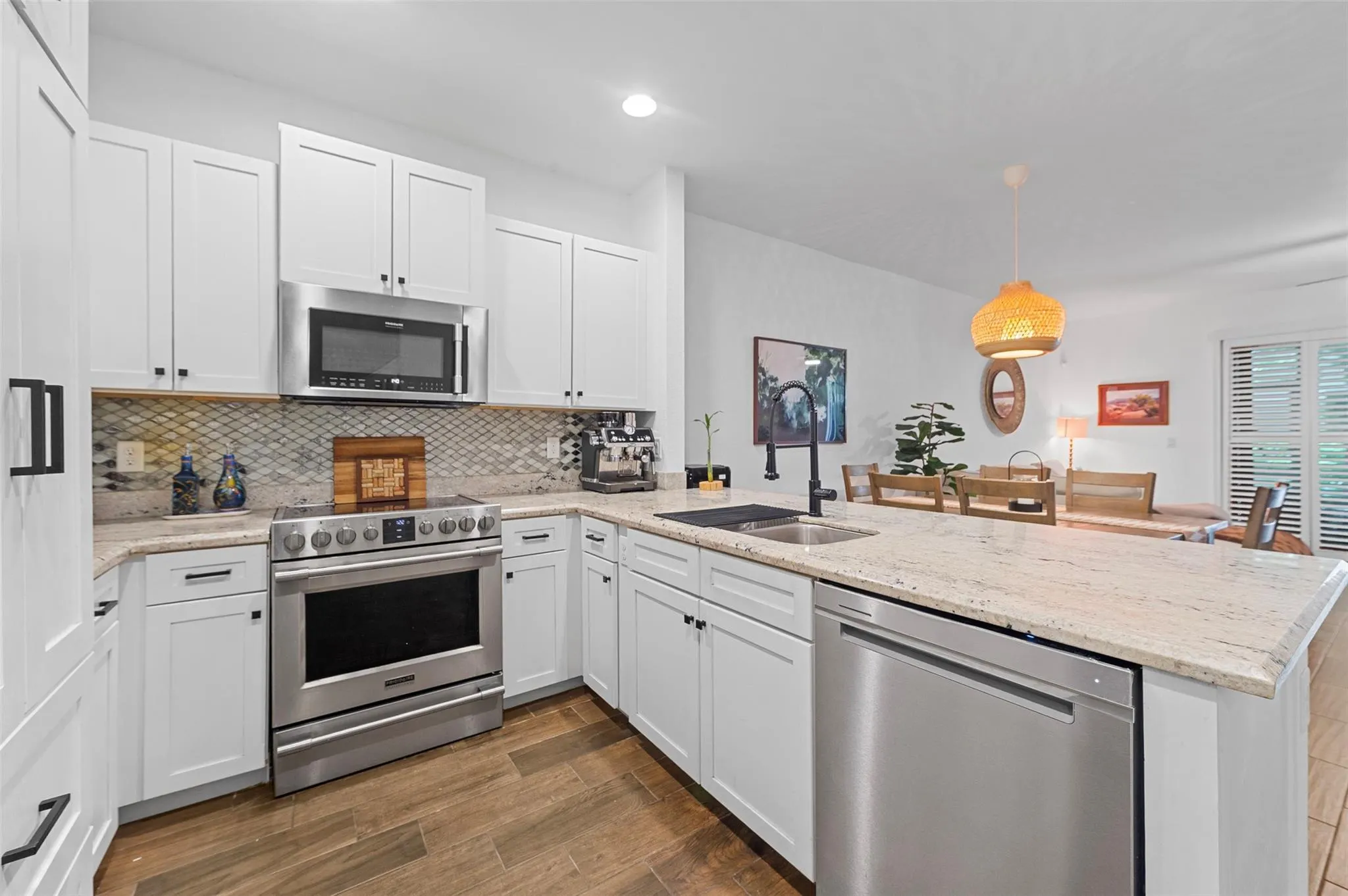 4222 E Dixie Hwy, #82