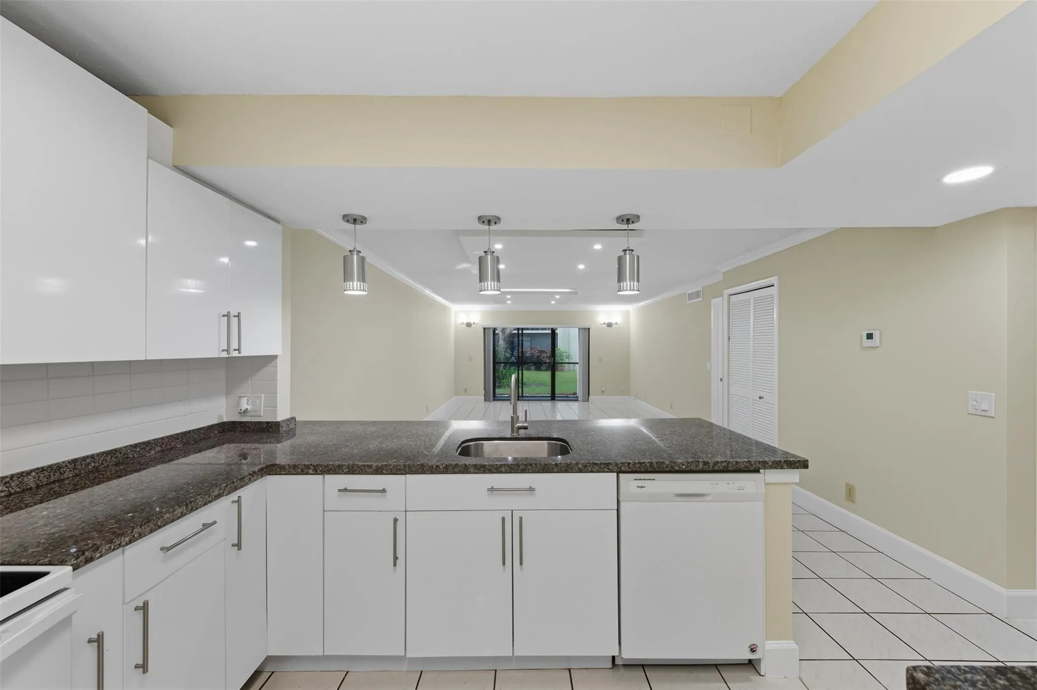 434 Lakeview Dr, #105