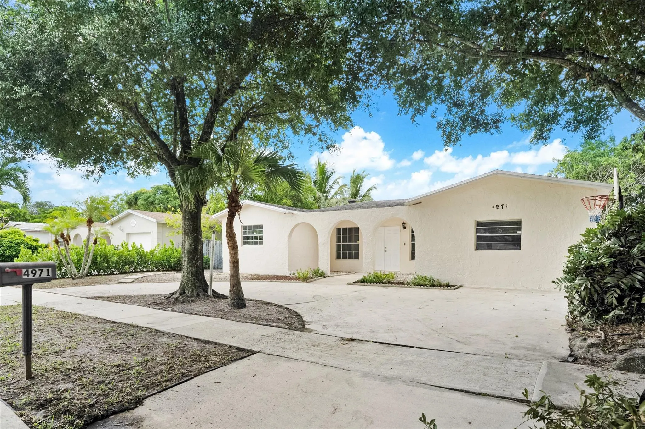 4971 SW 7th Ct