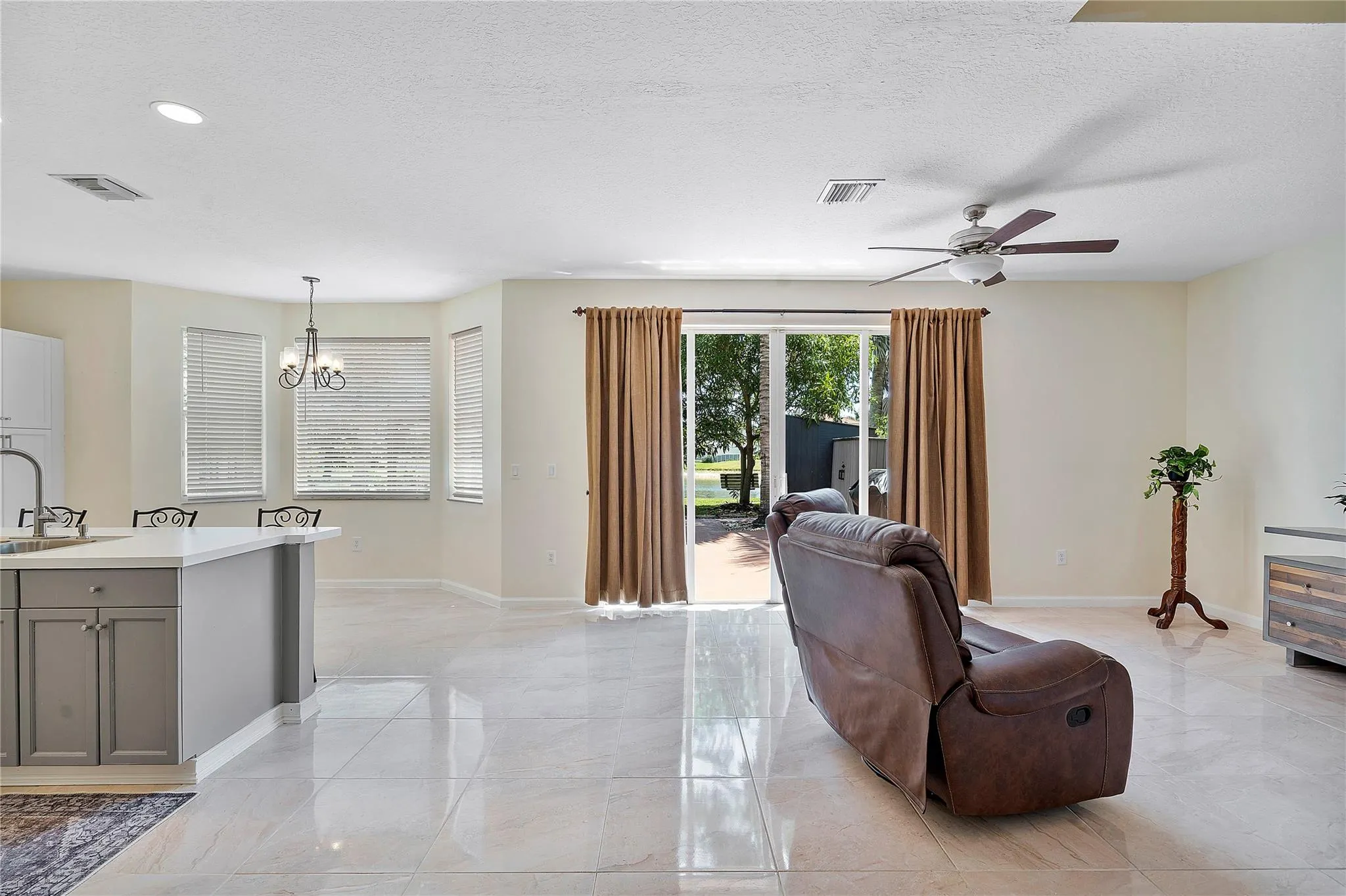 2471 Sawyer Ter