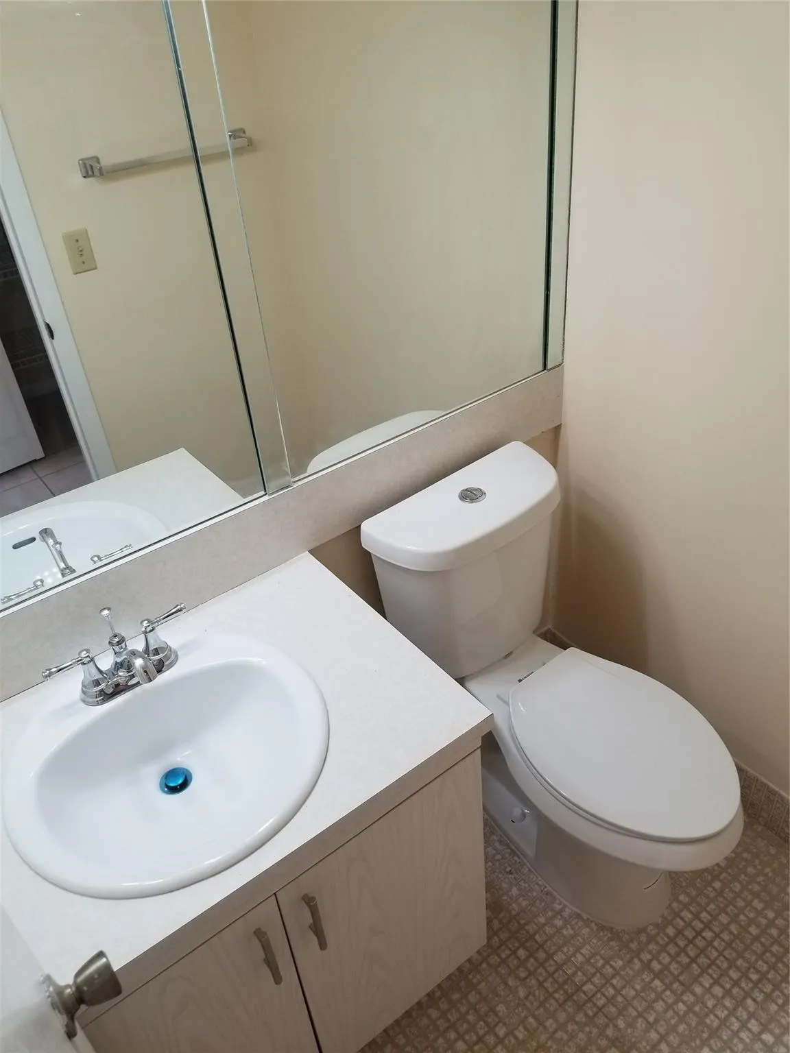 4090 Cornwall, #4090