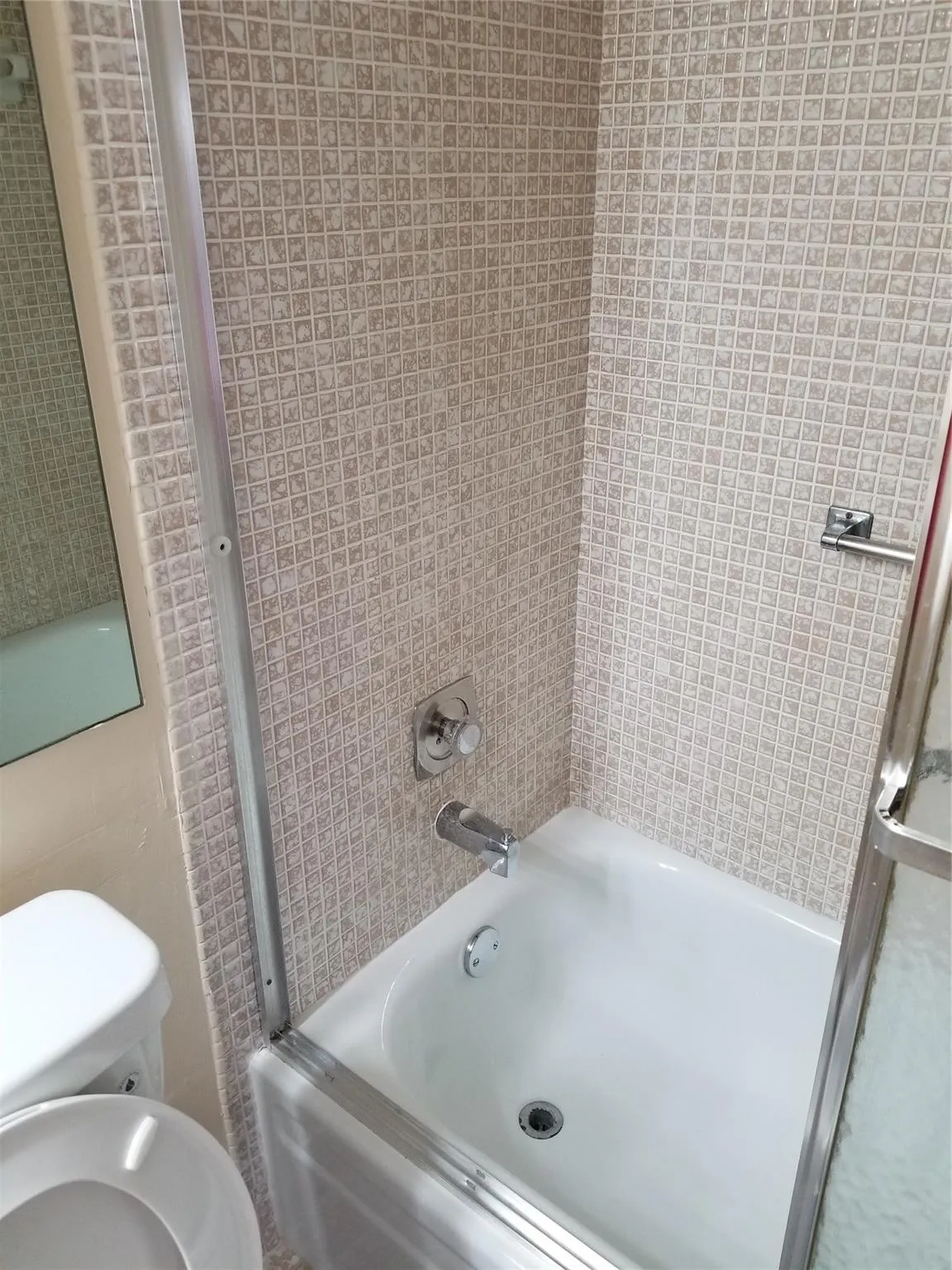 4090 Cornwall, #4090