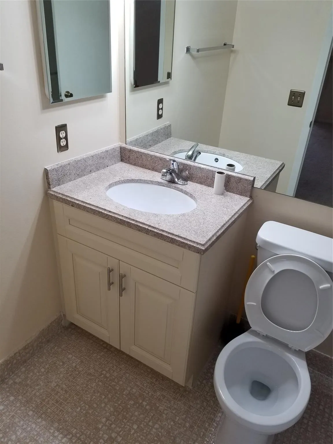 4090 Cornwall, #4090