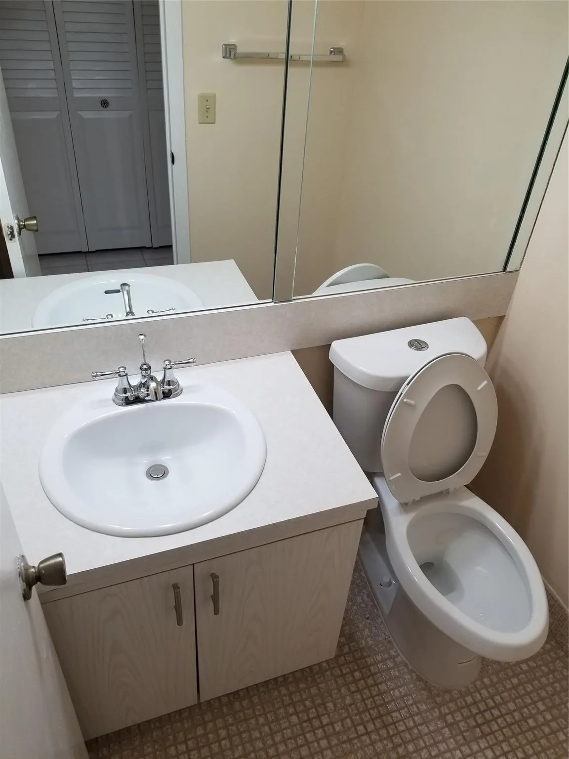 4090 Cornwall, #4090