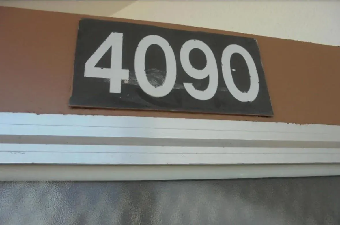 4090 Cornwall, #4090