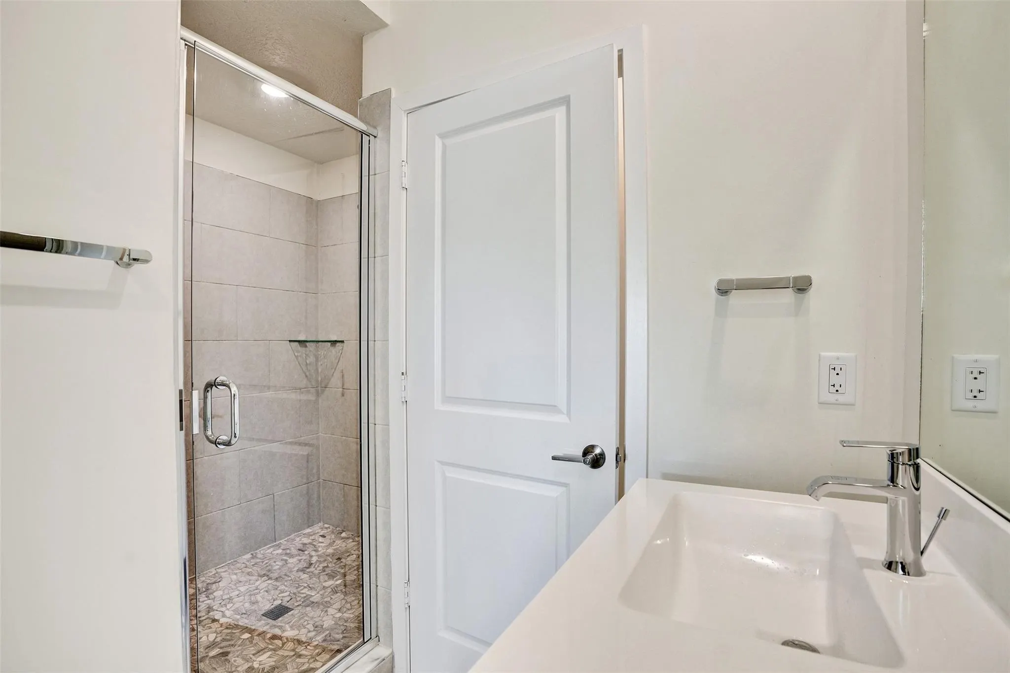 8001 NW 41st St, #F-109-F