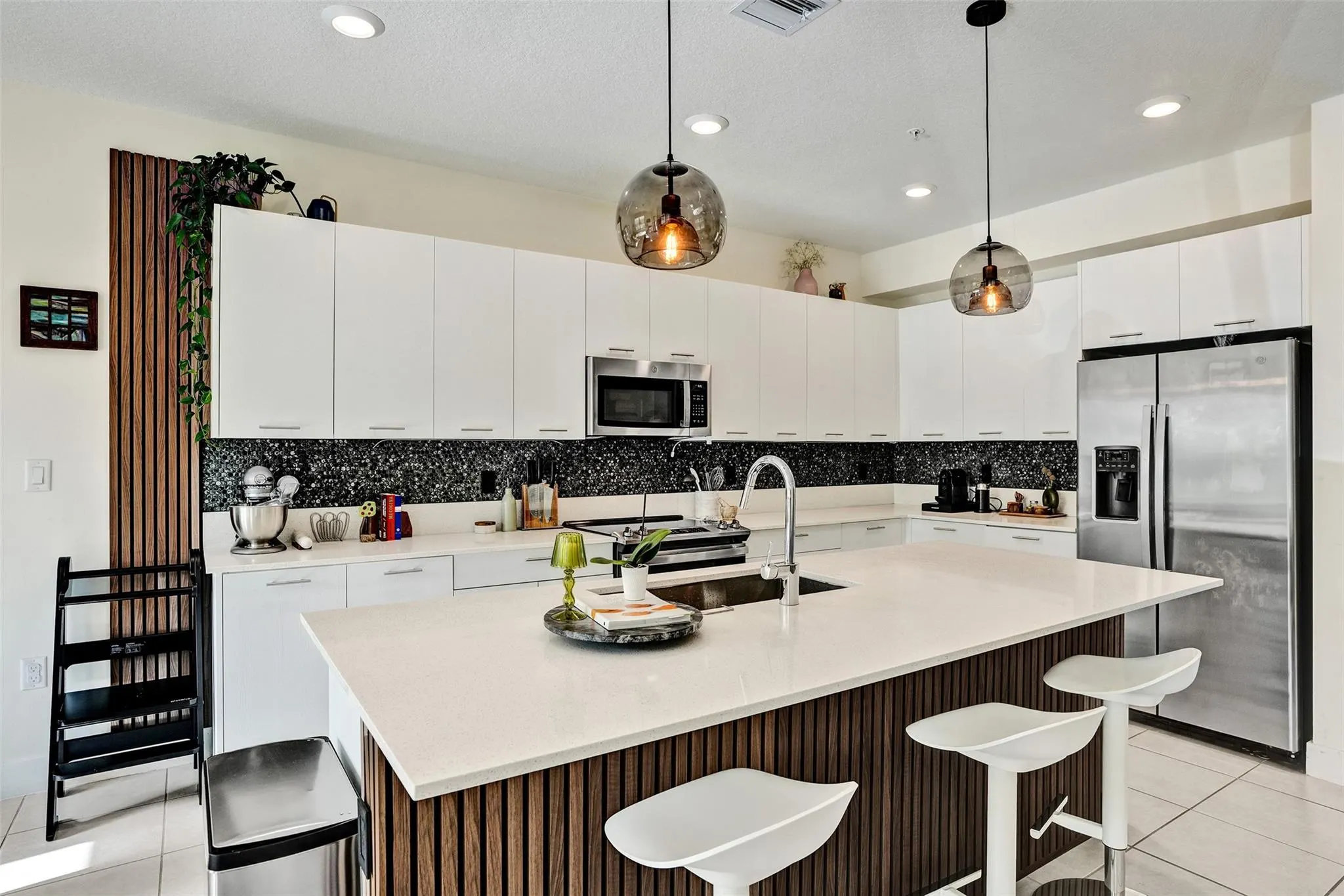 8001 NW 41st St, #F-109-F