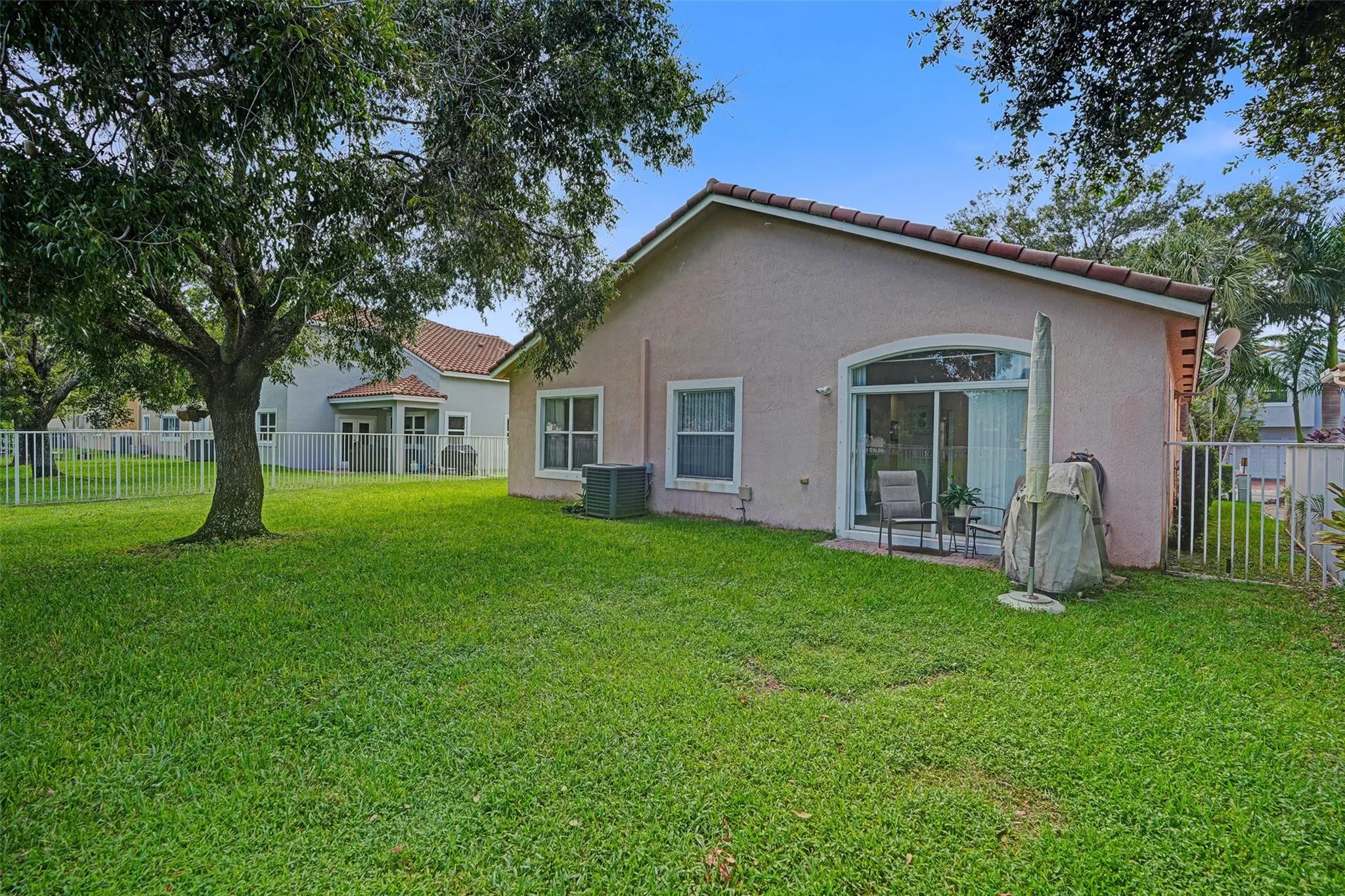 1885 NW 74th Way