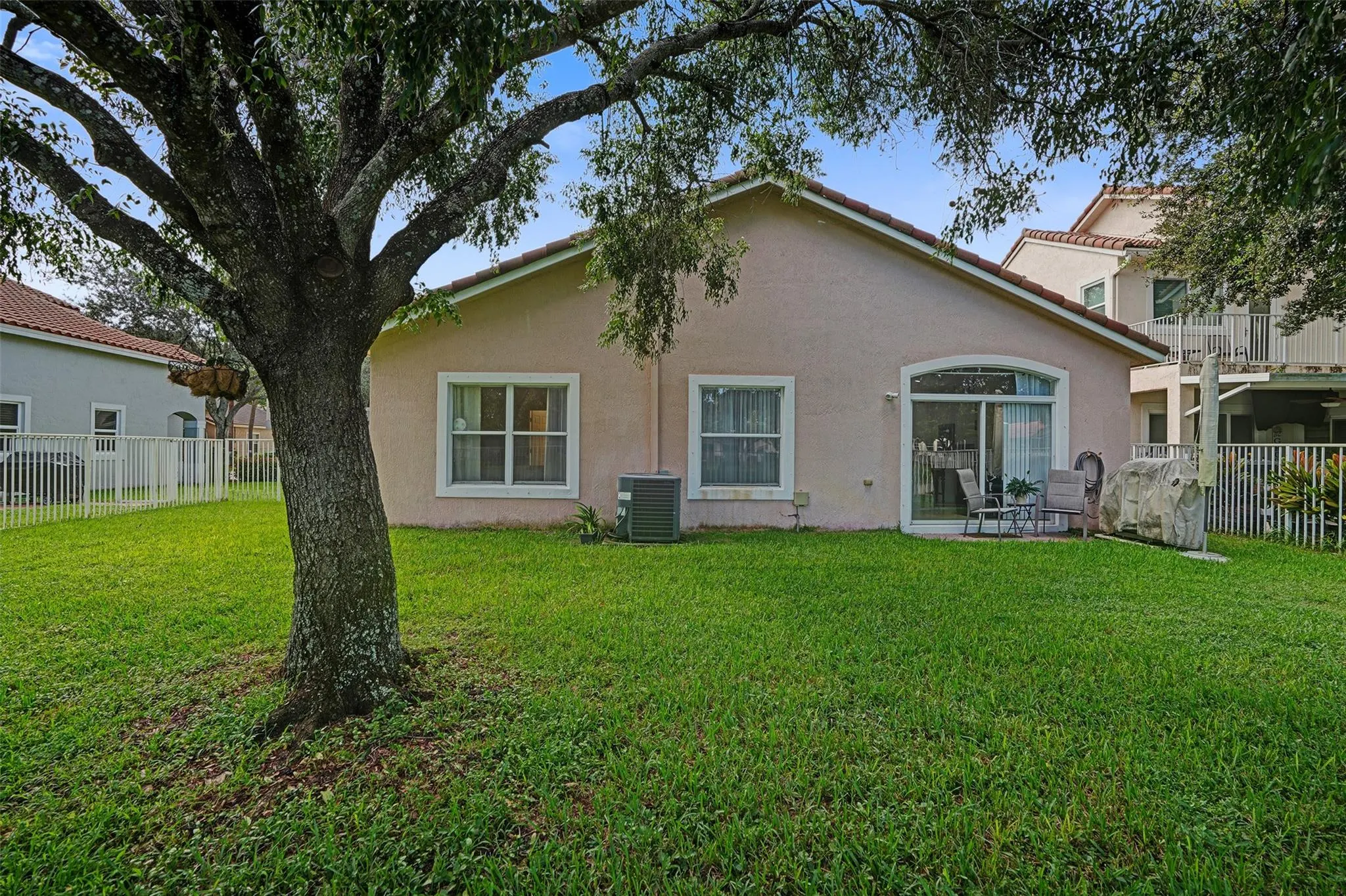 1885 NW 74th Way
