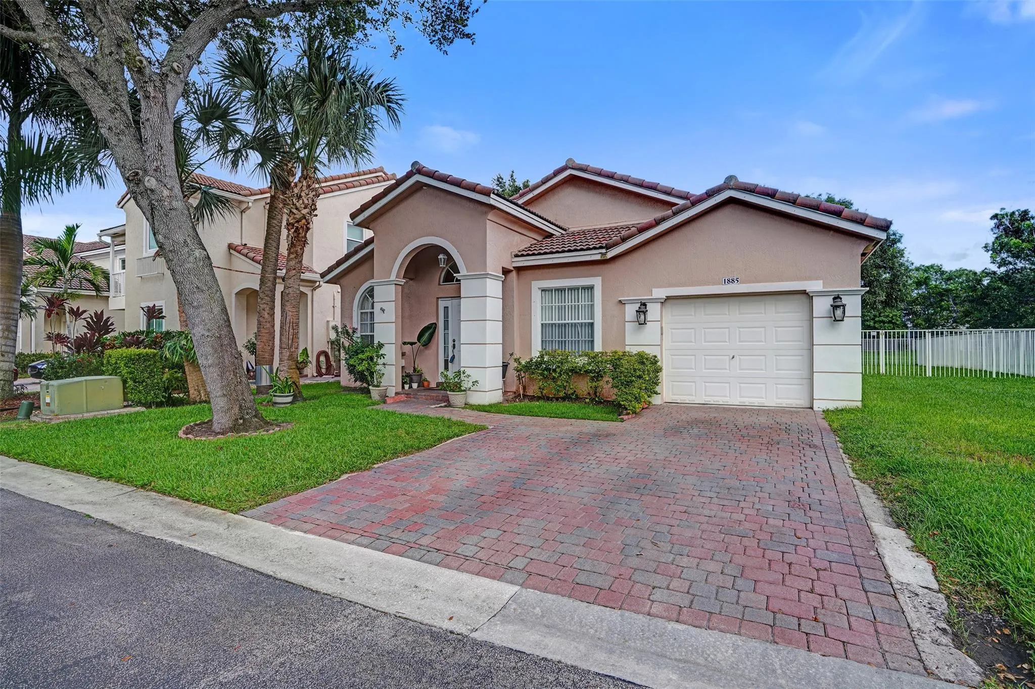 1885 NW 74th Way