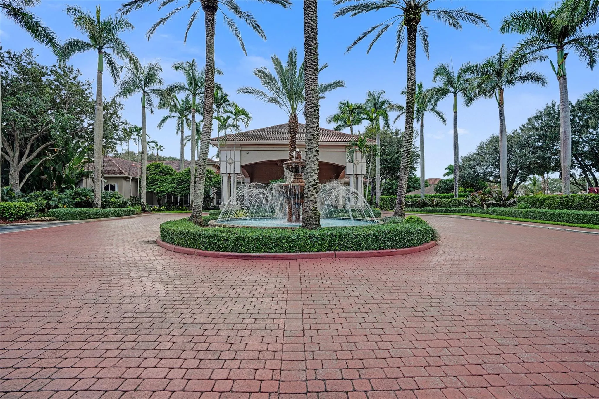 1885 NW 74th Way