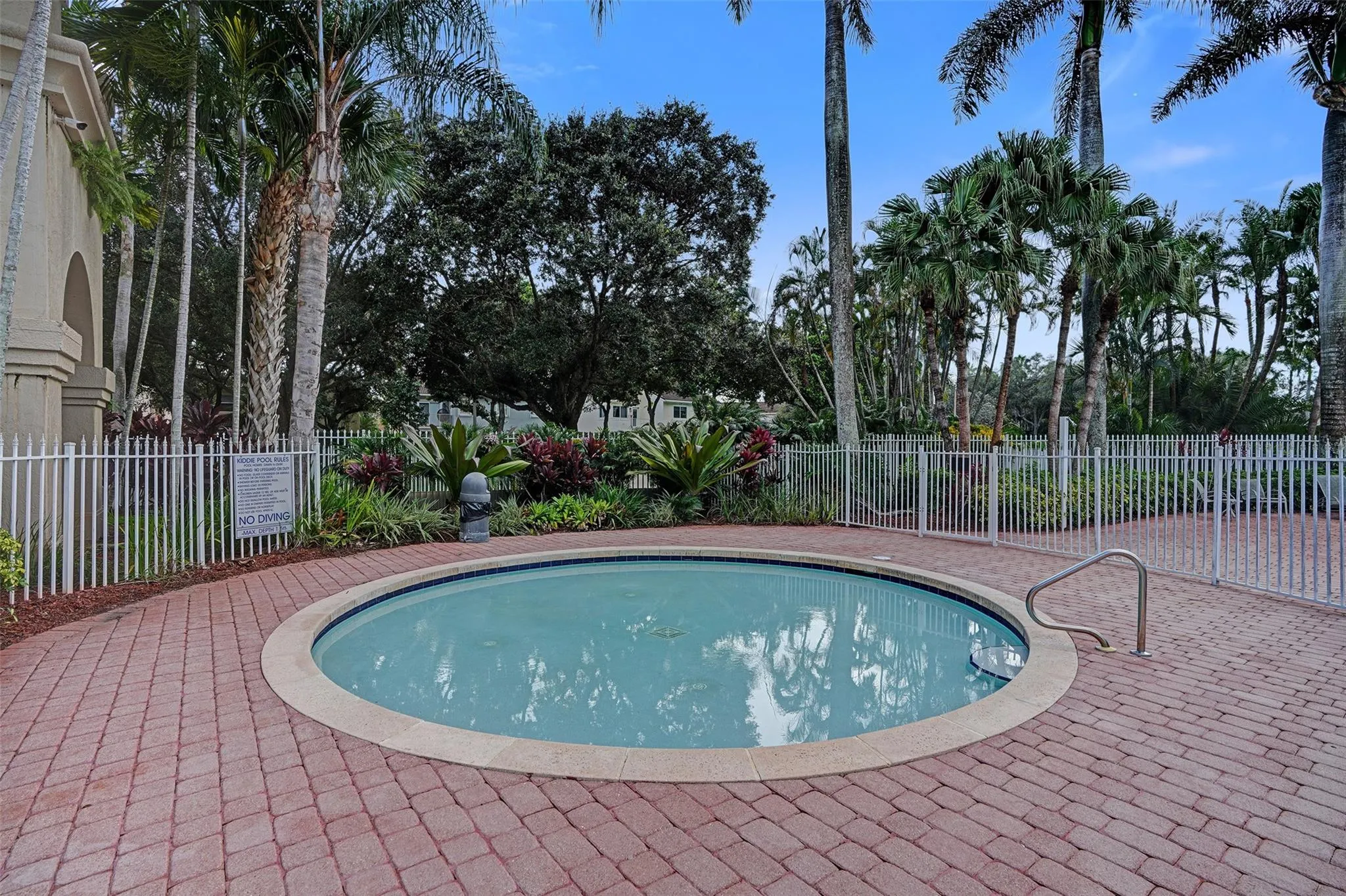 1885 NW 74th Way