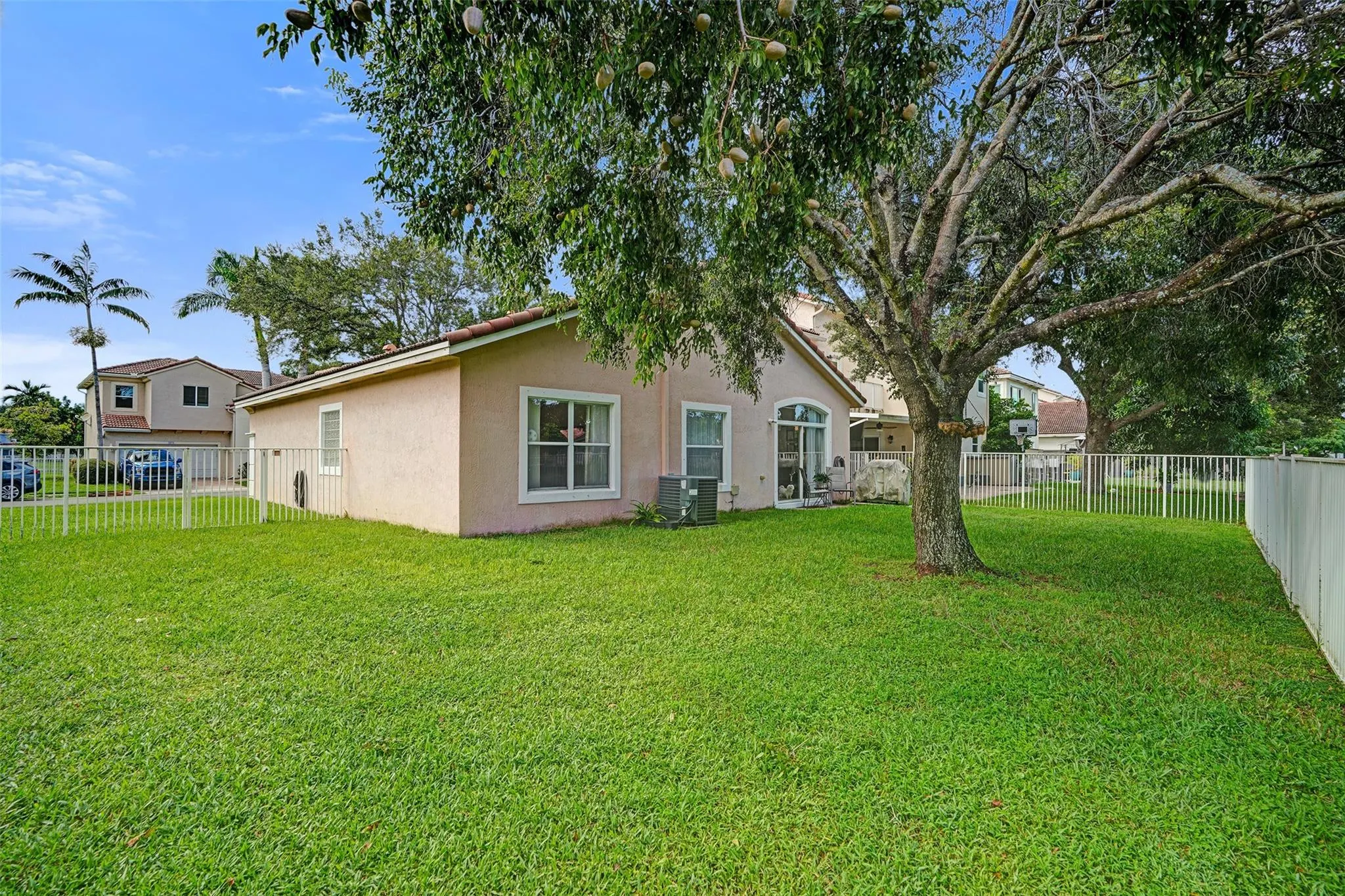 1885 NW 74th Way