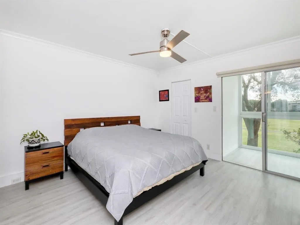 3004 Portofino Isle, #B2