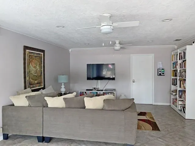 639 W Oakland Park Blvd., #207D