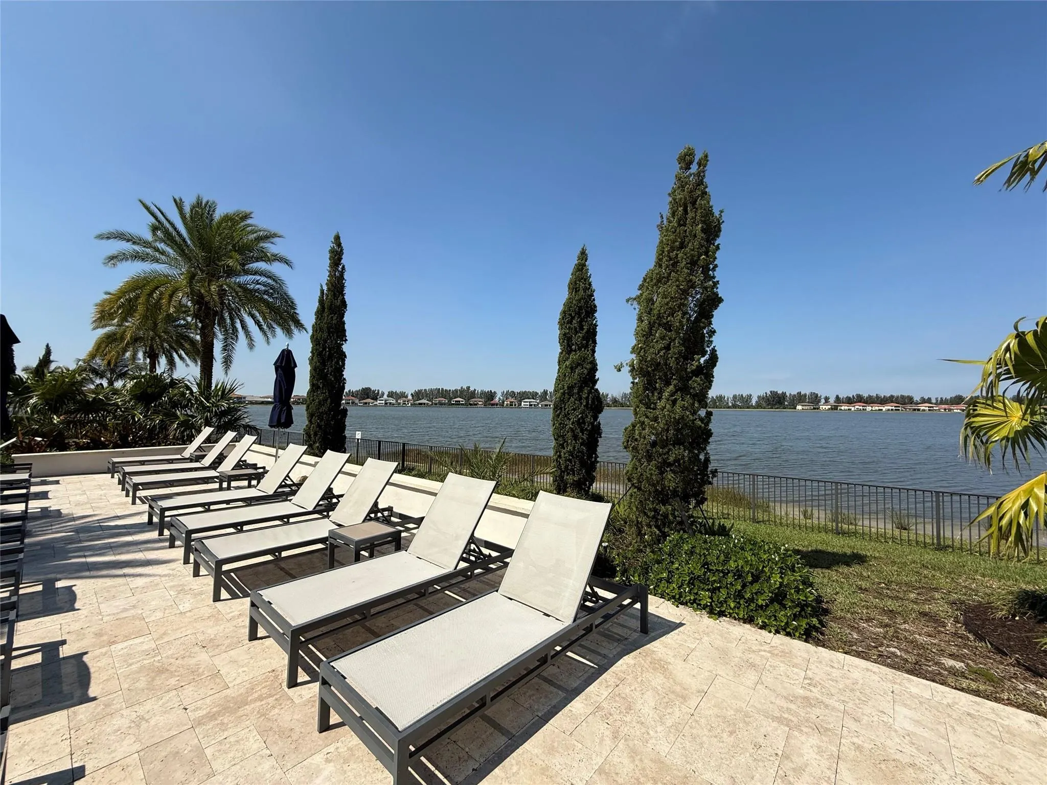 9040 W Parkland Bay Trl
