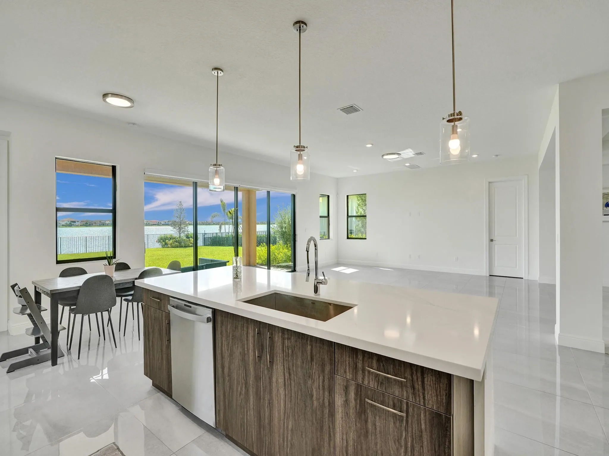 9040 W Parkland Bay Trl