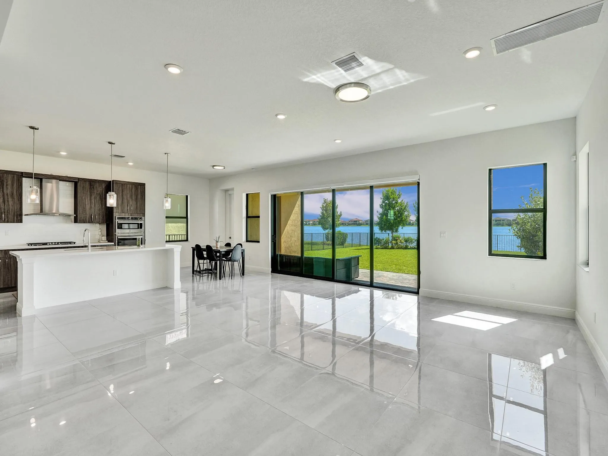 9040 W Parkland Bay Trl