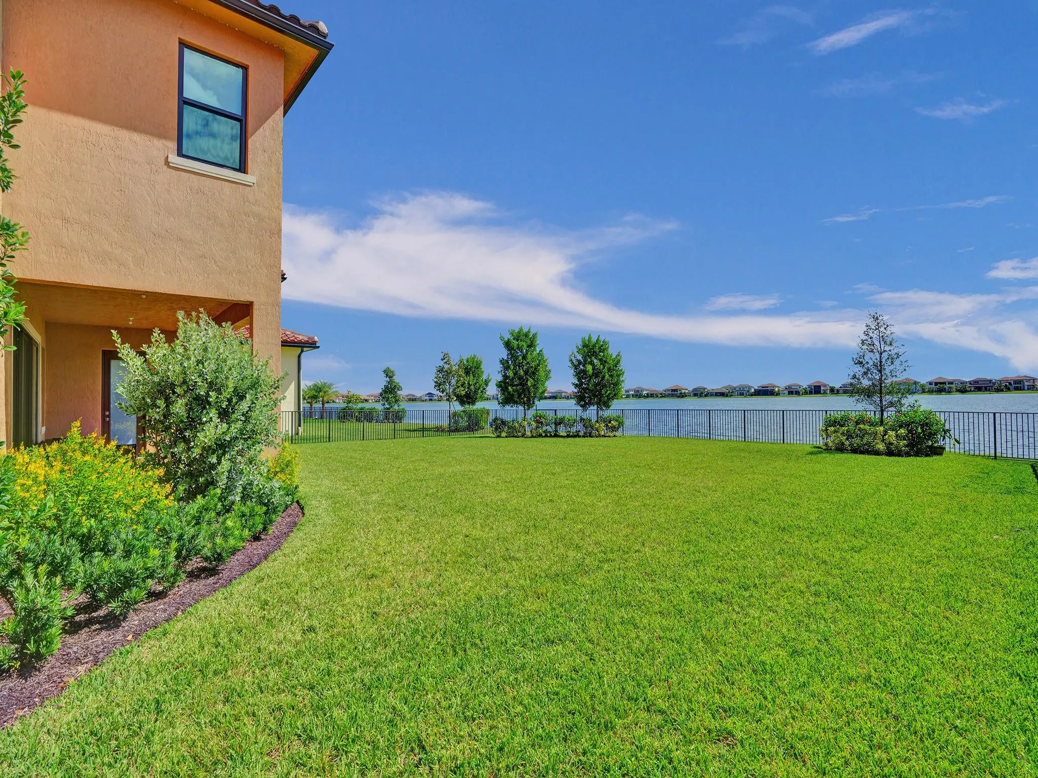 9040 W Parkland Bay Trl