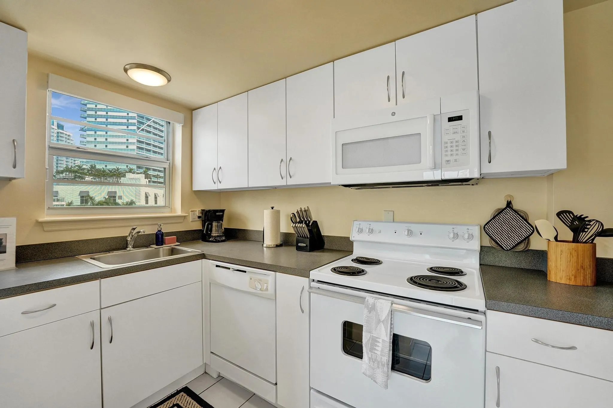 341 N Birch Road, #416