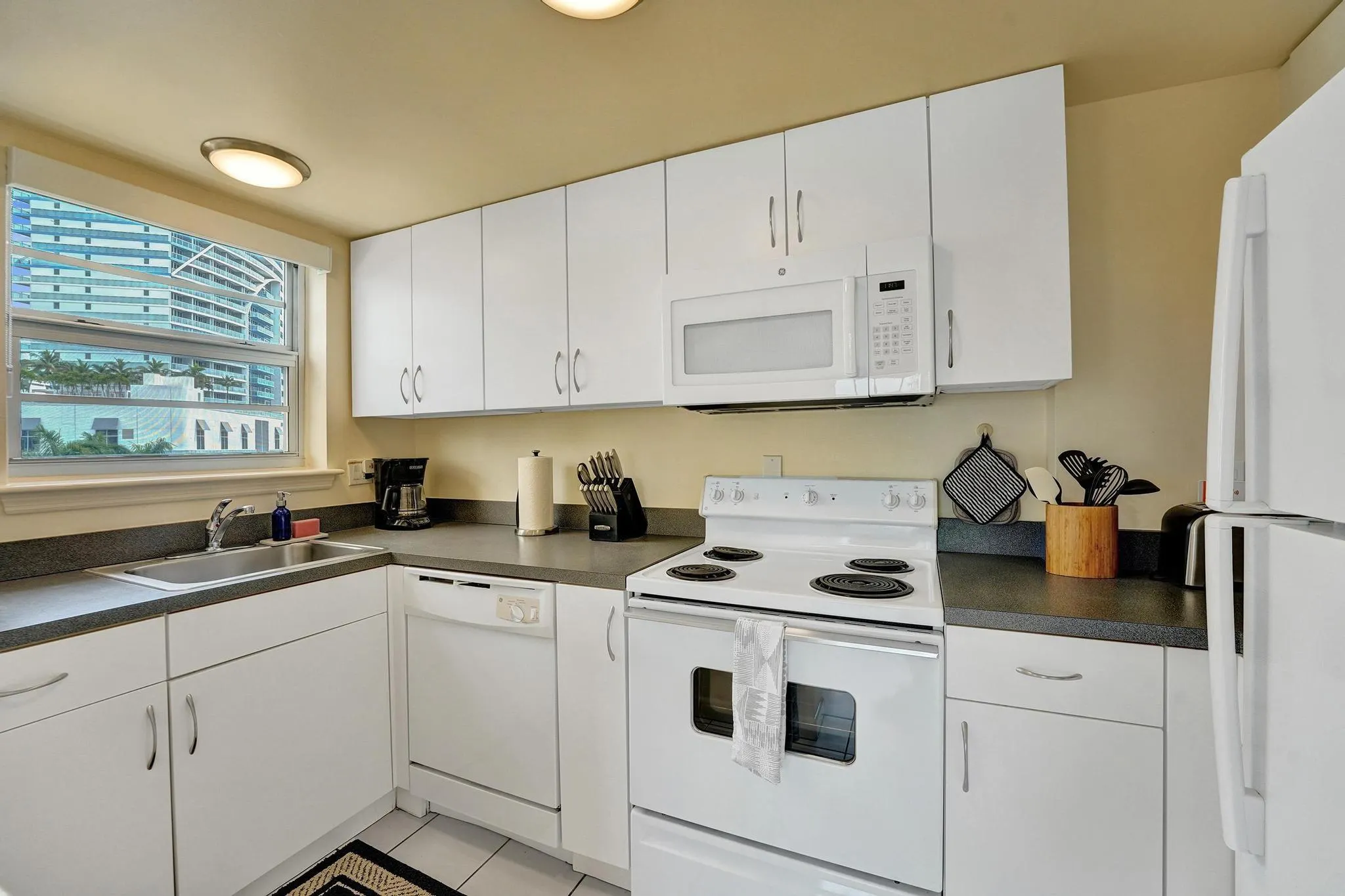 341 N Birch Road, #416