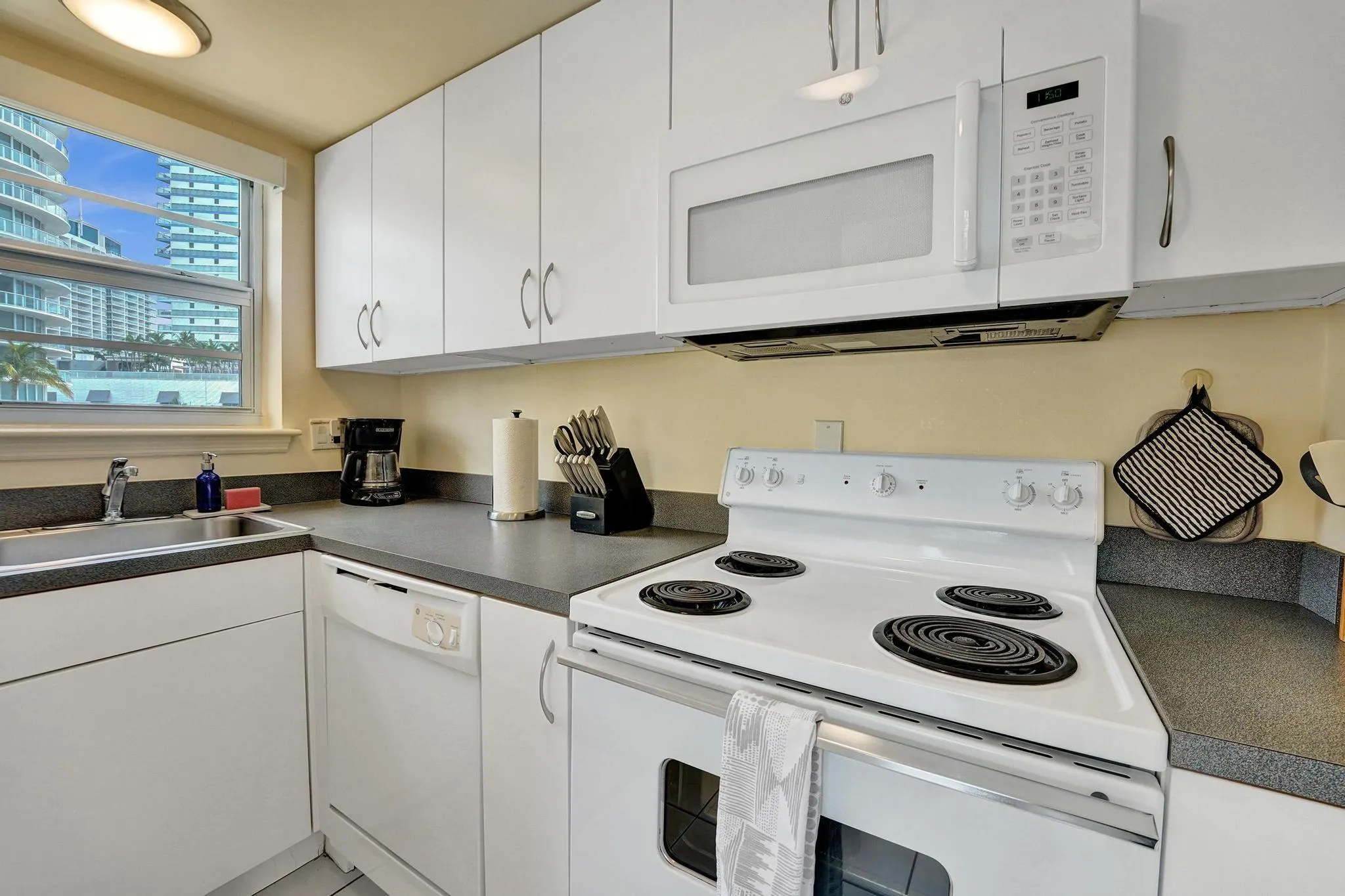 341 N Birch Road, #416